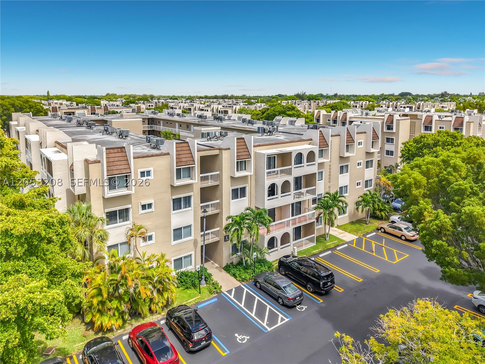 VILLAGE OF KINGS CREEK CON - Residential