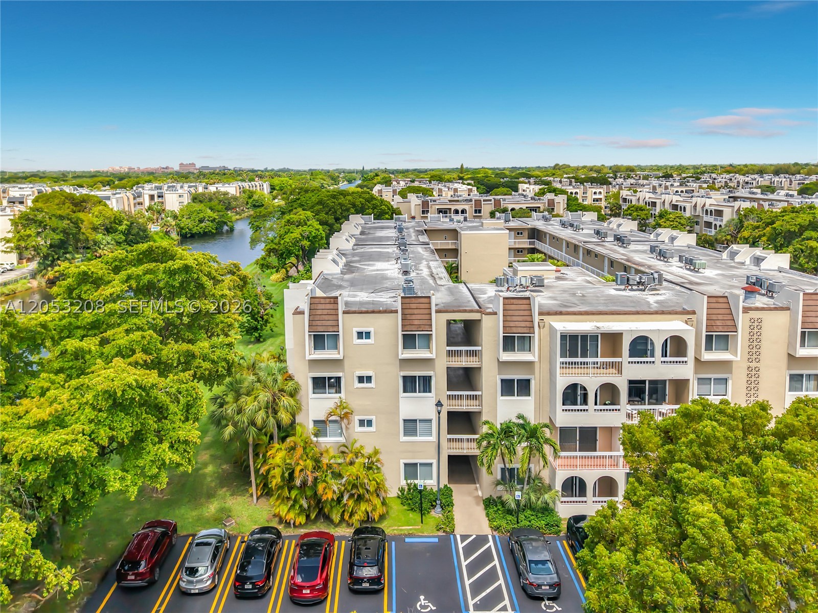 VILLAGE OF KINGS CREEK CON - Residential