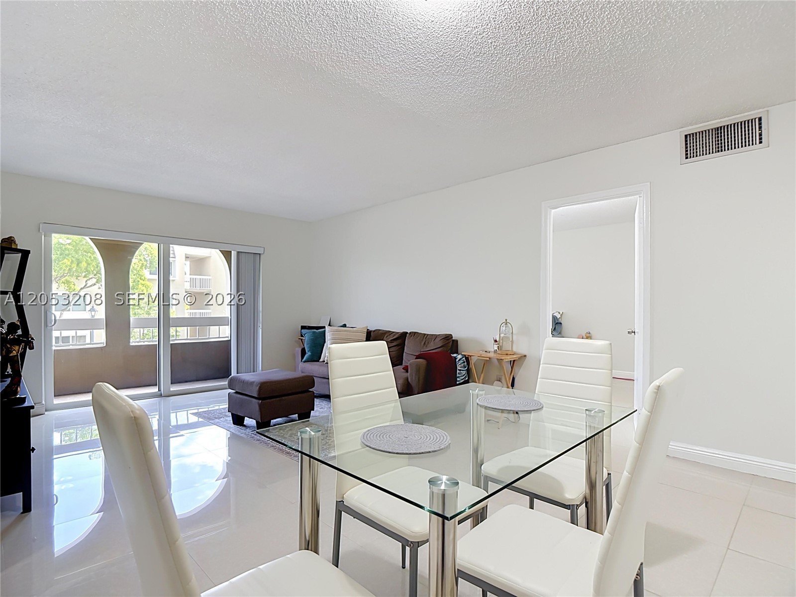 VILLAGE OF KINGS CREEK CON - Residential
