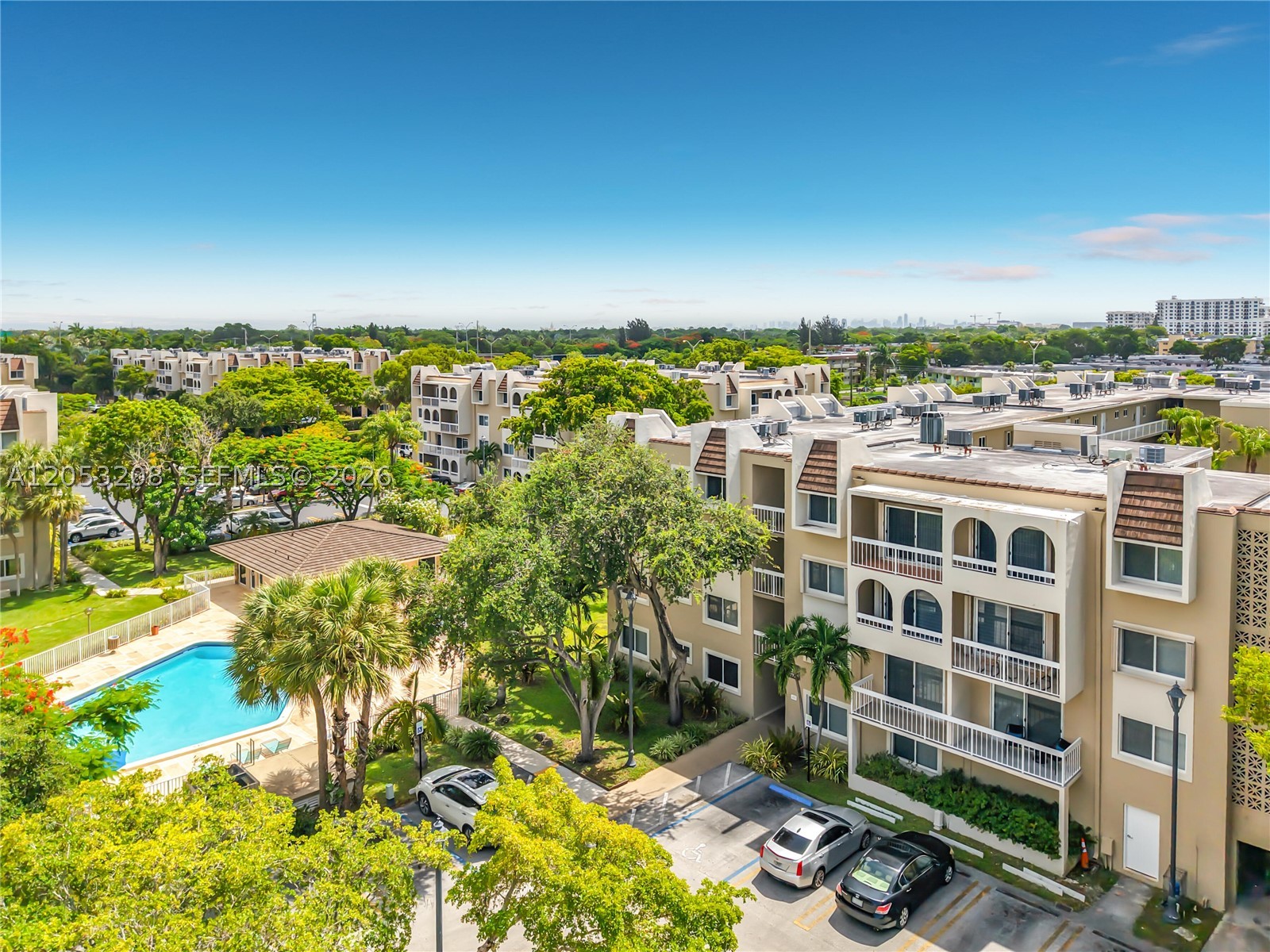 VILLAGE OF KINGS CREEK CON - Residential