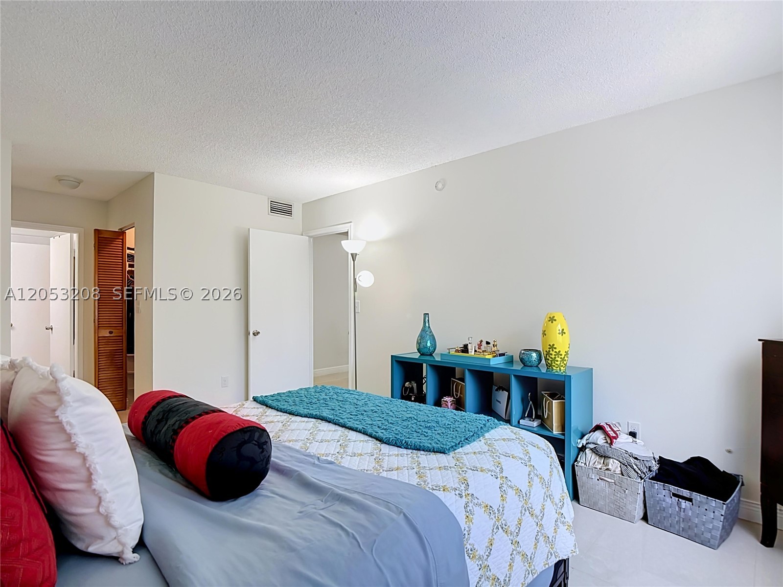 VILLAGE OF KINGS CREEK CON - Residential