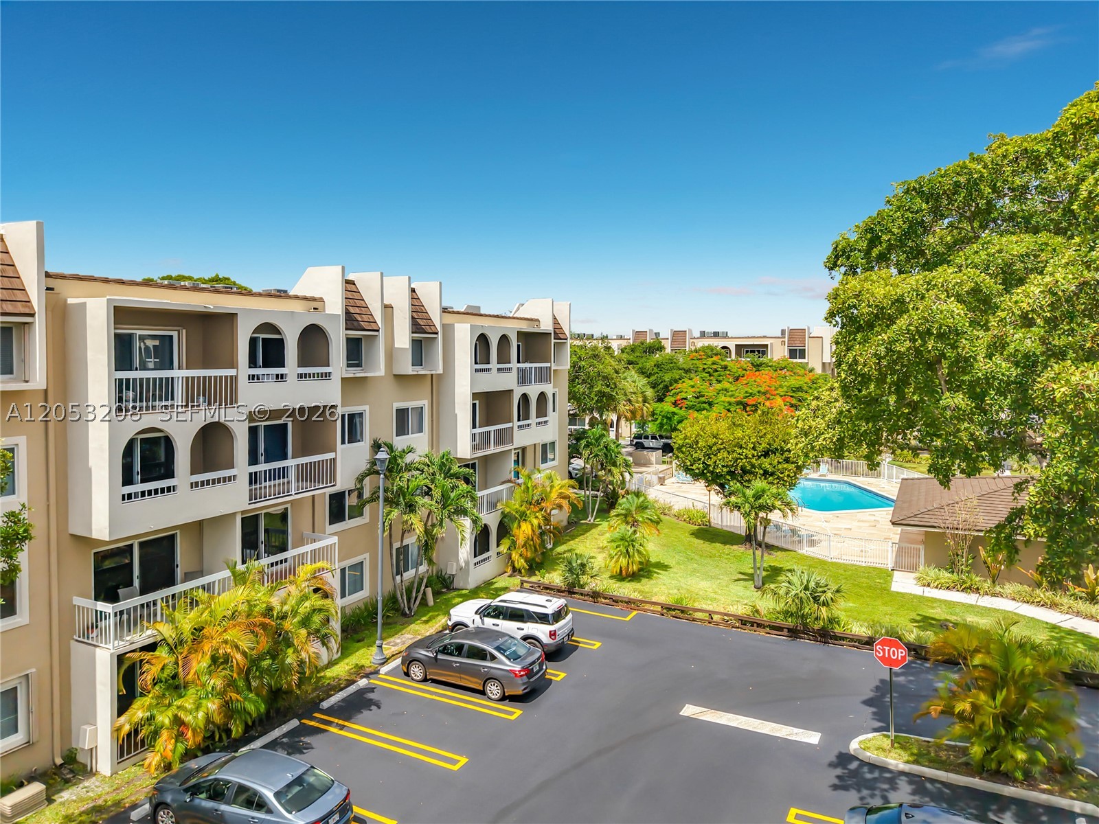 VILLAGE OF KINGS CREEK CON - Residential