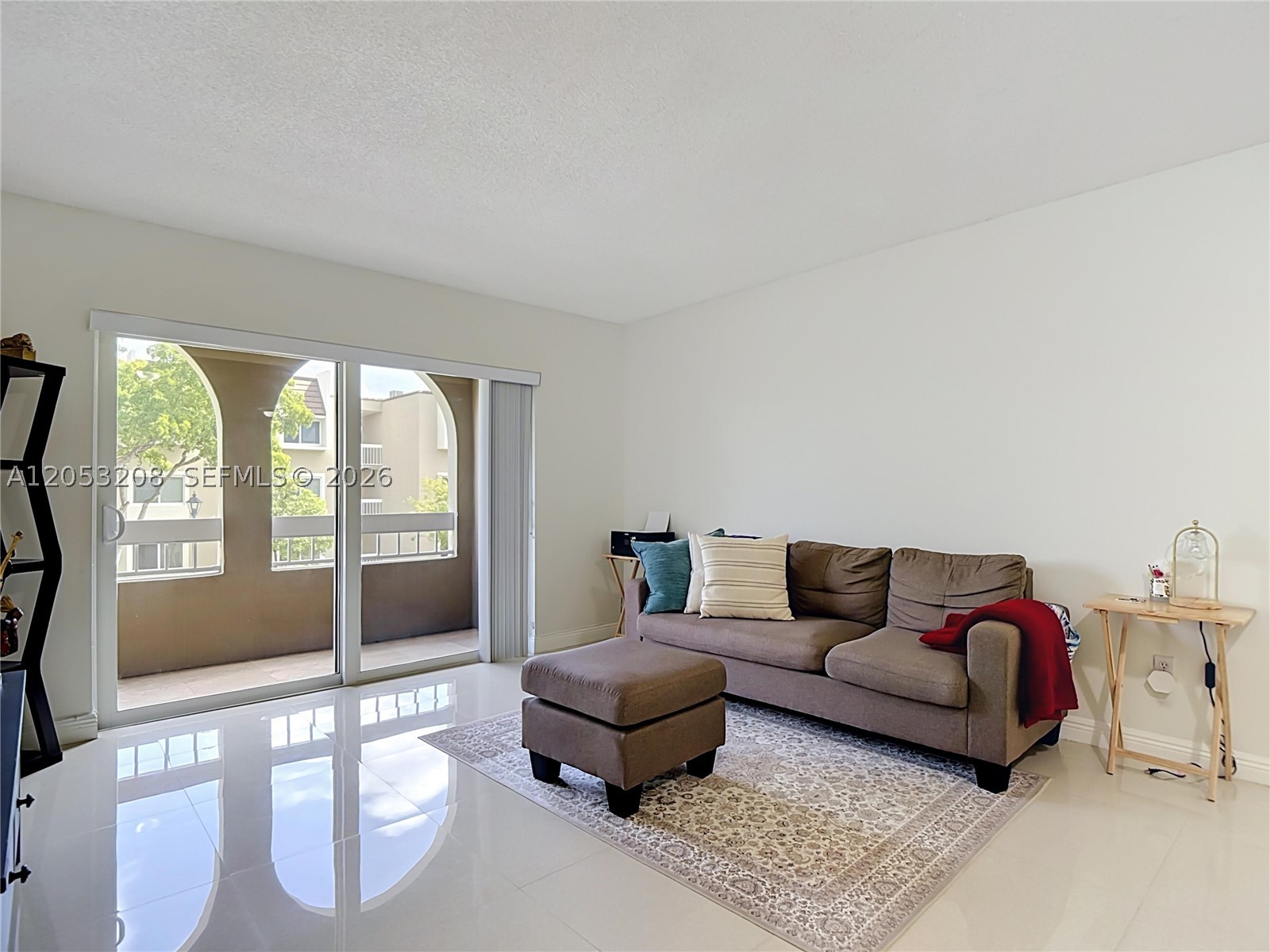 VILLAGE OF KINGS CREEK CON - Residential
