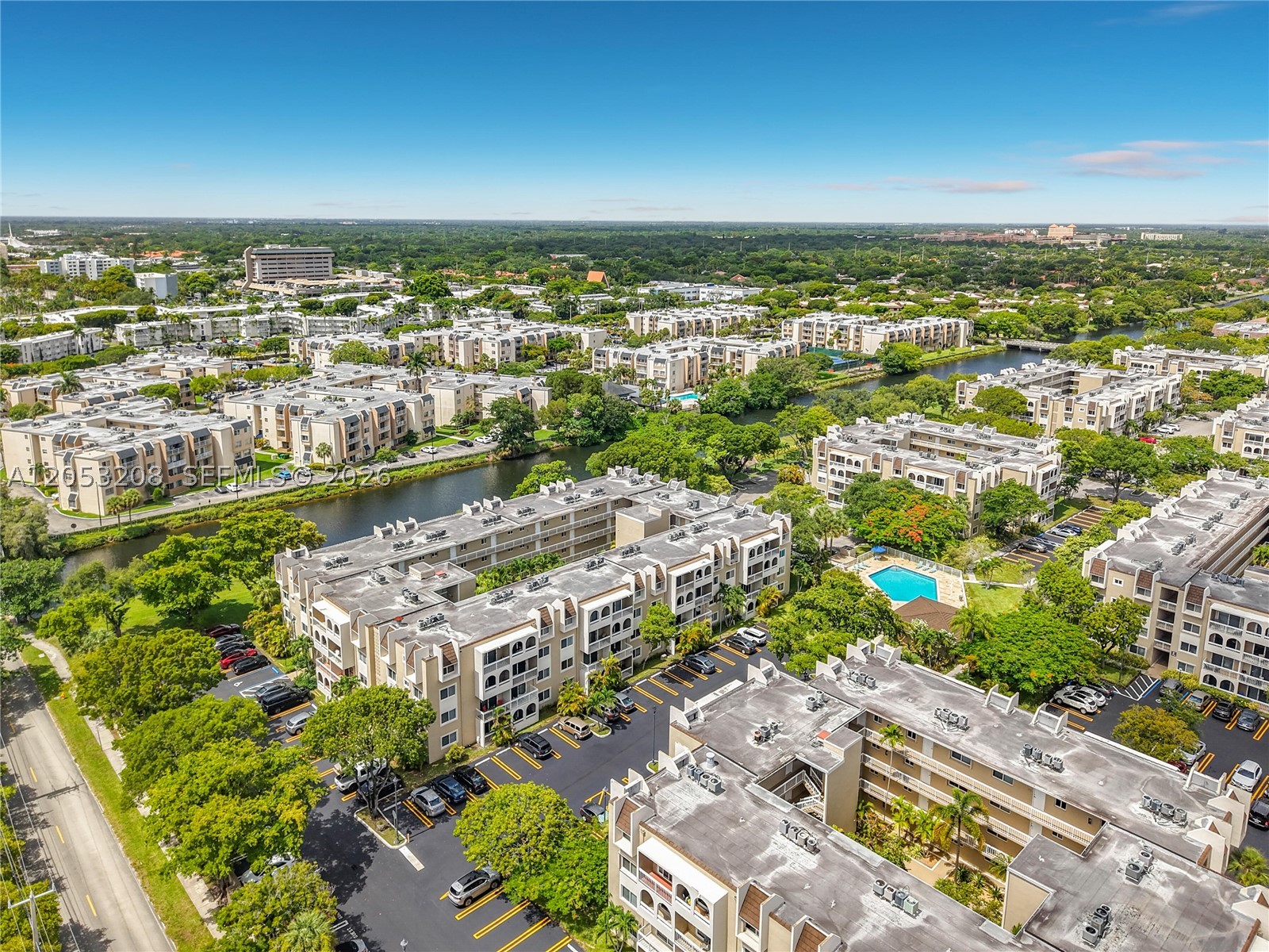 VILLAGE OF KINGS CREEK CON - Residential