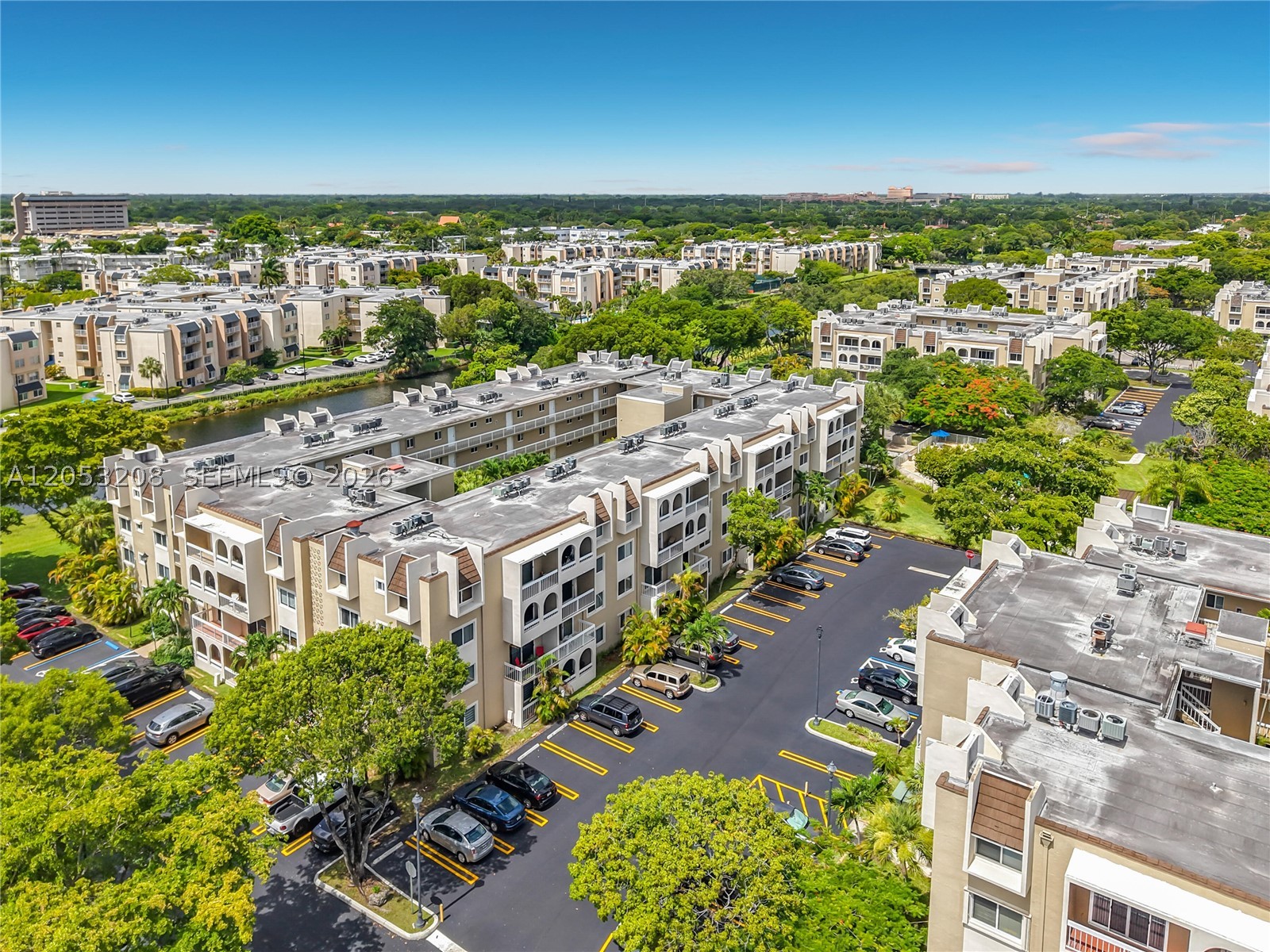 VILLAGE OF KINGS CREEK CON - Residential