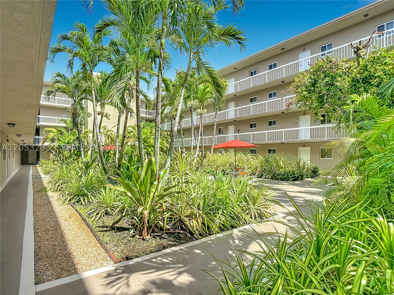 VILLAGE OF KINGS CREEK CON - Residential