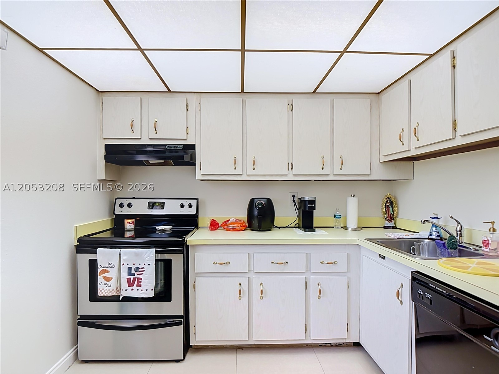 VILLAGE OF KINGS CREEK CON - Residential
