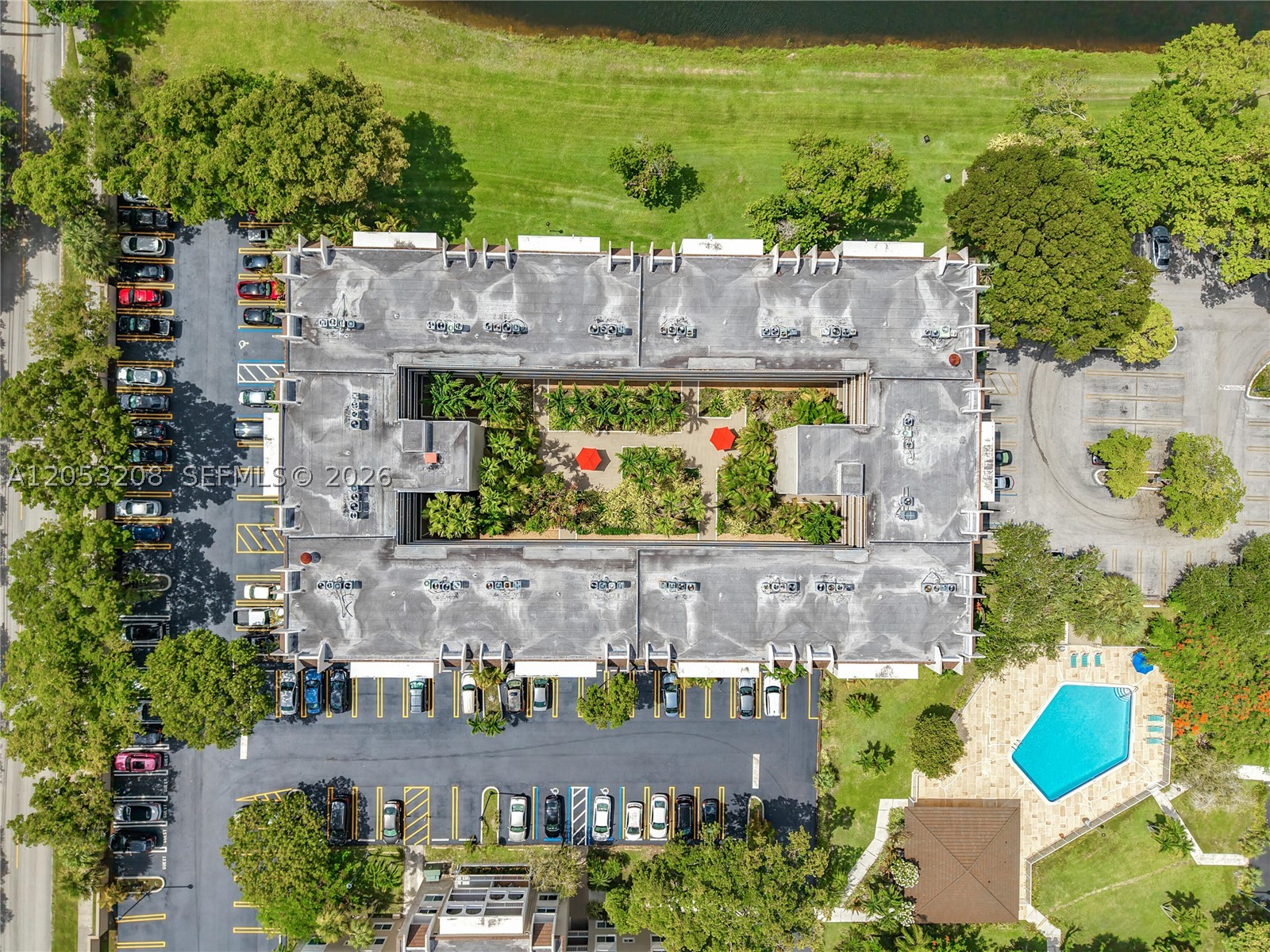 VILLAGE OF KINGS CREEK CON - Residential
