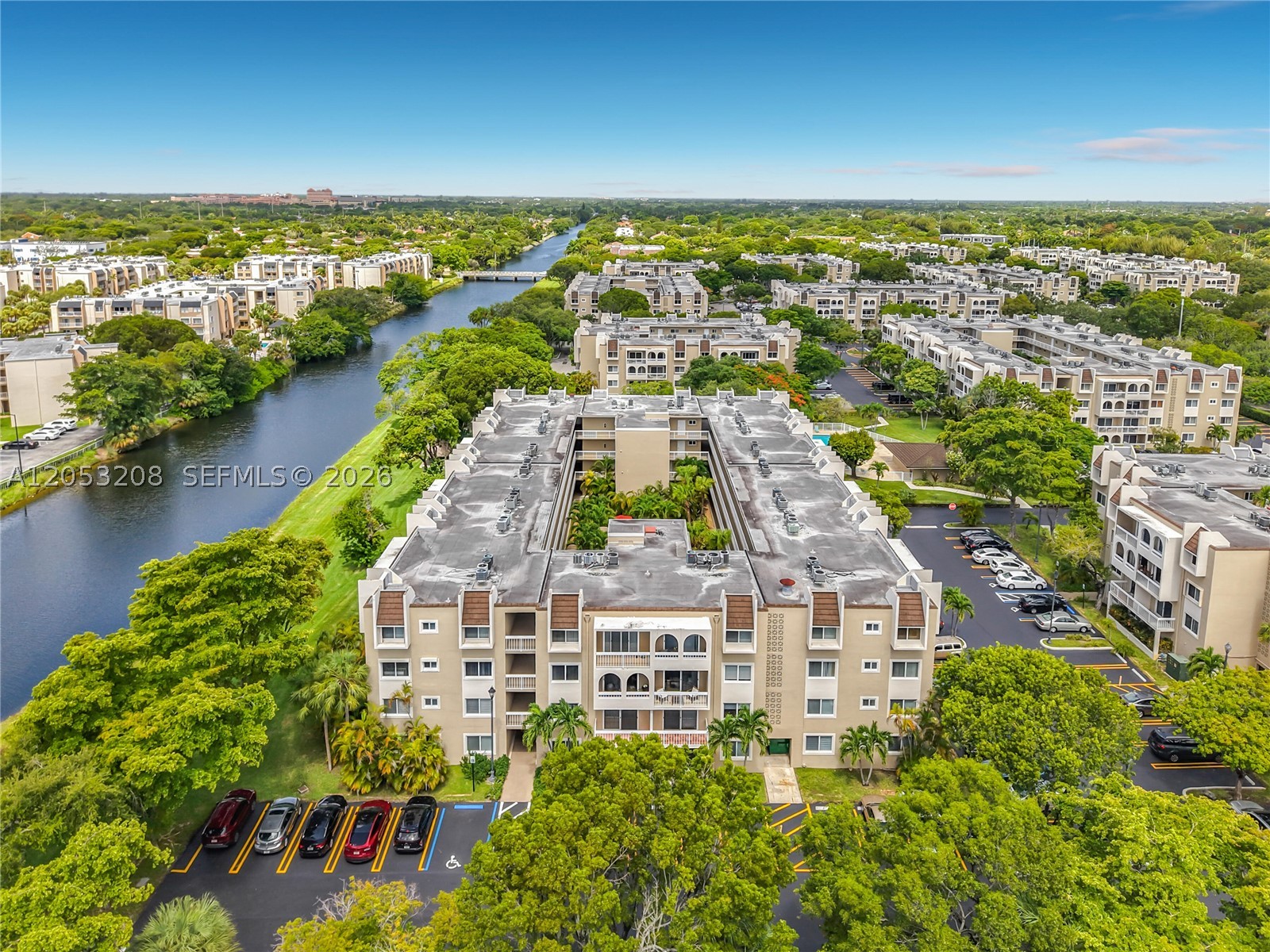 VILLAGE OF KINGS CREEK CON - Residential
