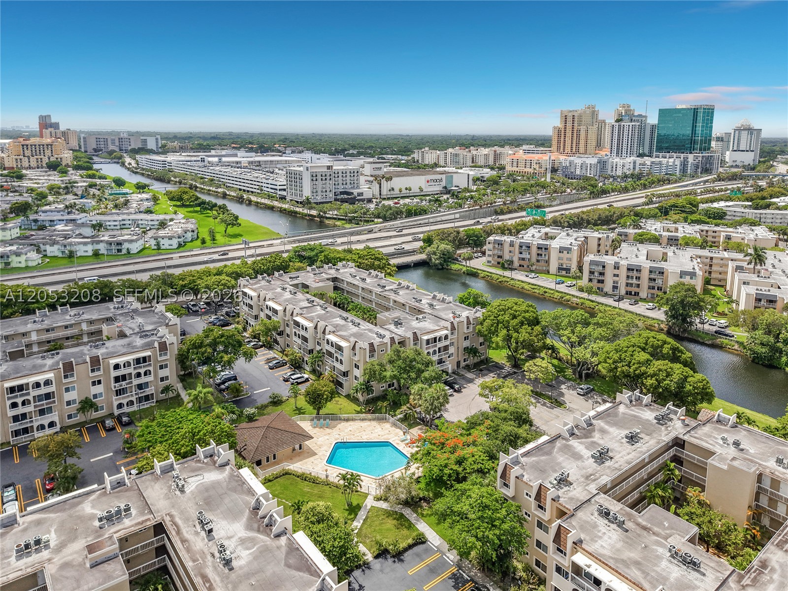 VILLAGE OF KINGS CREEK CON - Residential