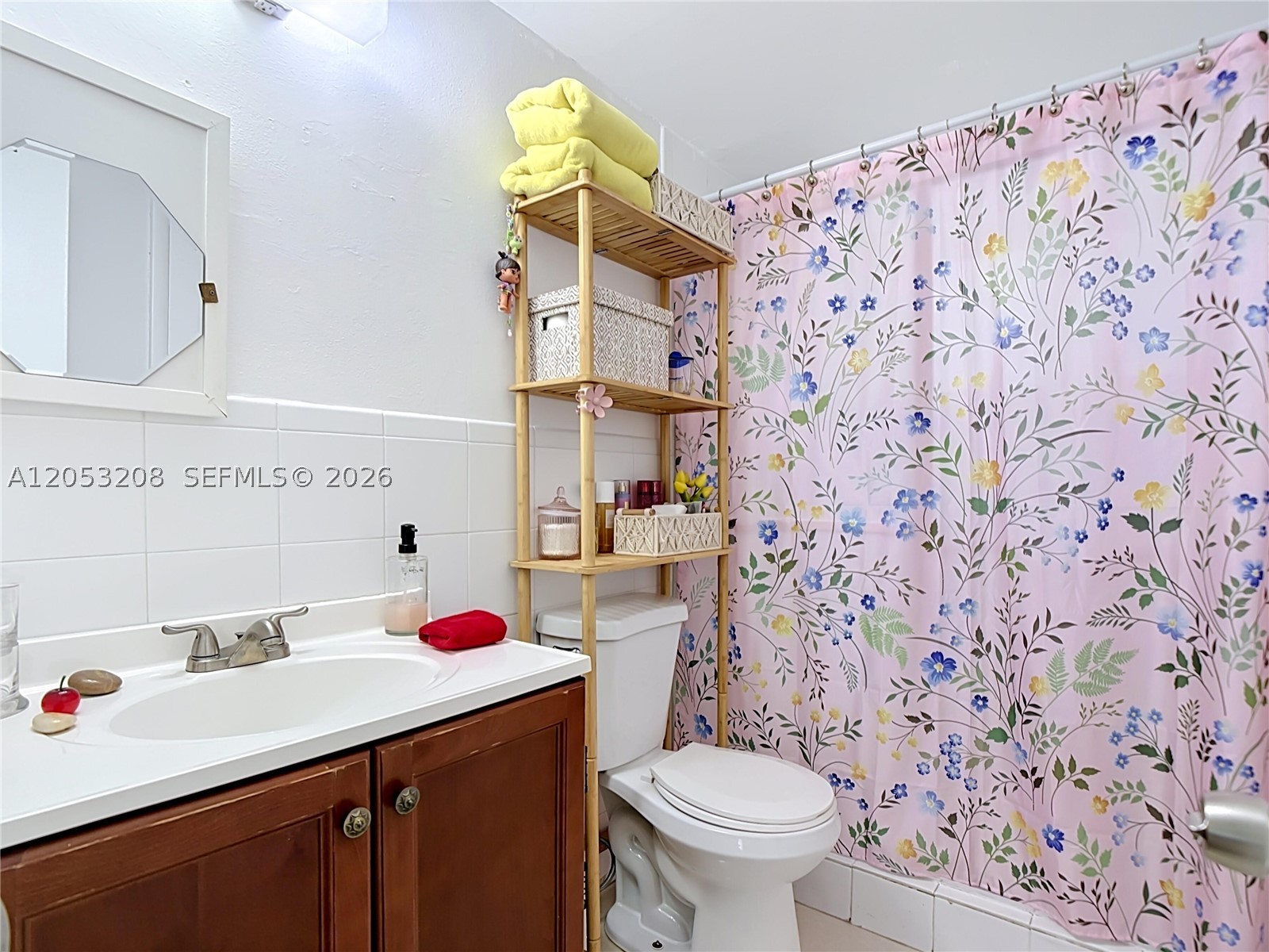 VILLAGE OF KINGS CREEK CON - Residential