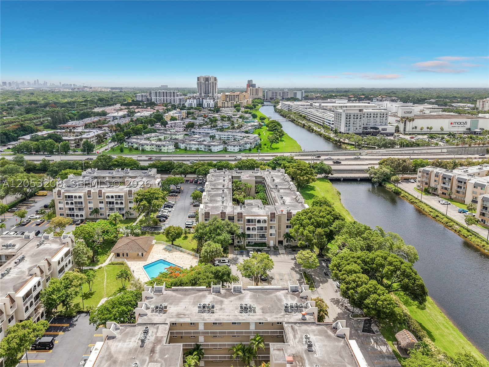 VILLAGE OF KINGS CREEK CON - Residential