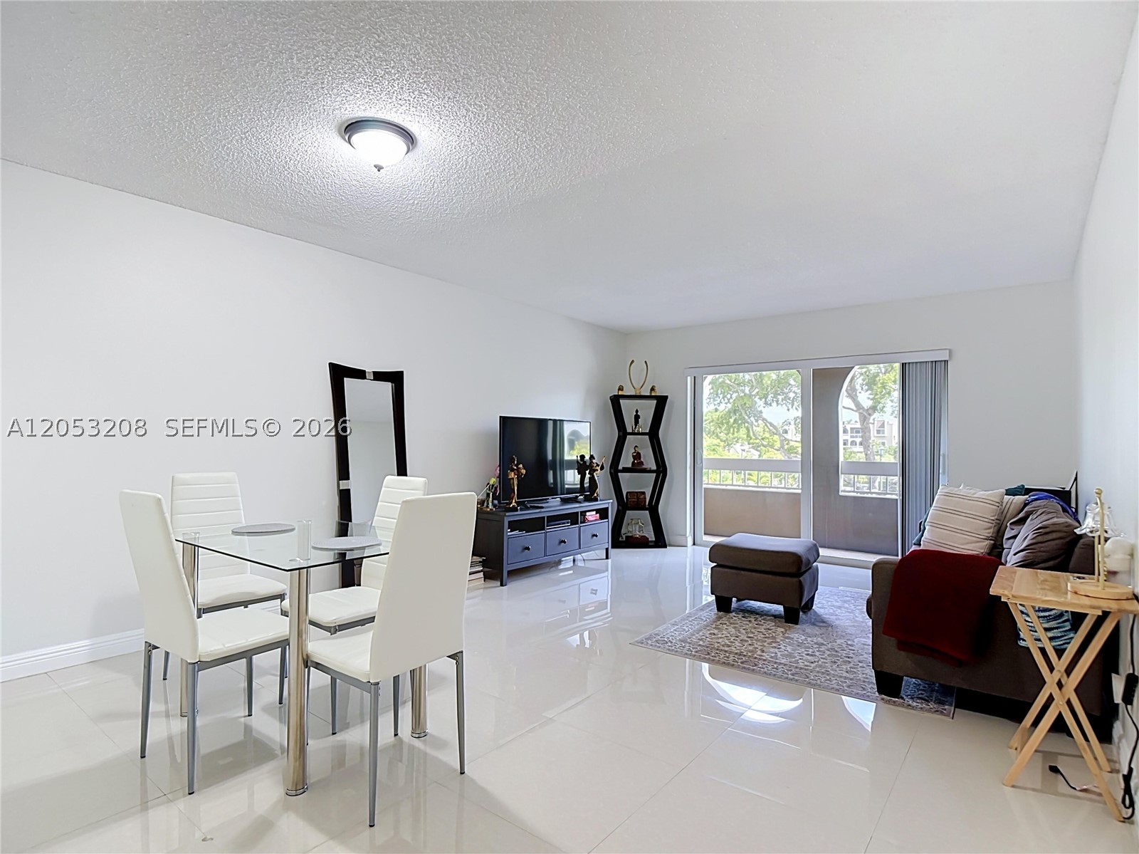 VILLAGE OF KINGS CREEK CON - Residential