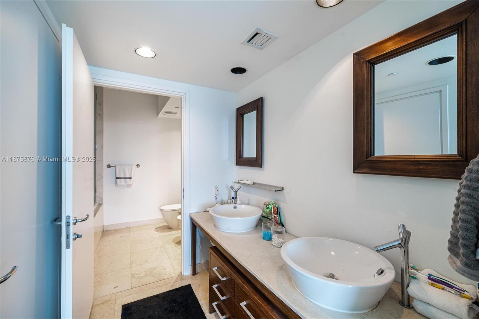 ICON CONDO - Residential Lease