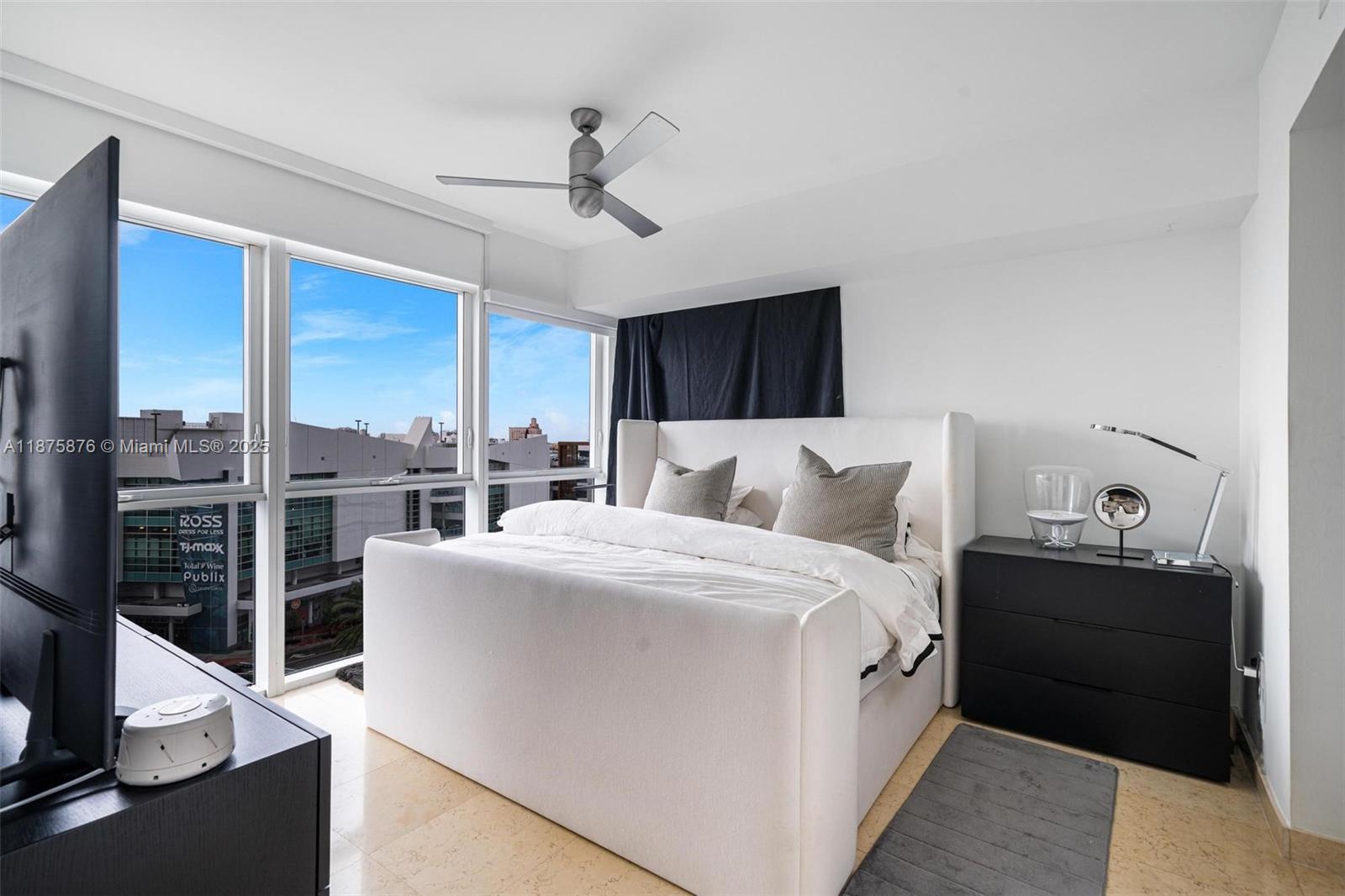 ICON CONDO - Residential Lease