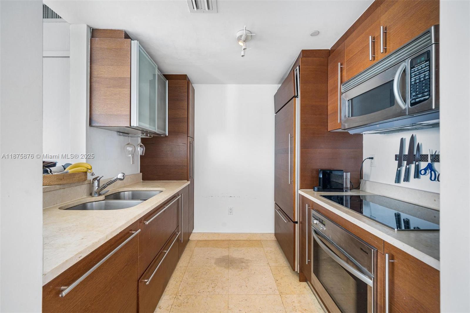 ICON CONDO - Residential Lease