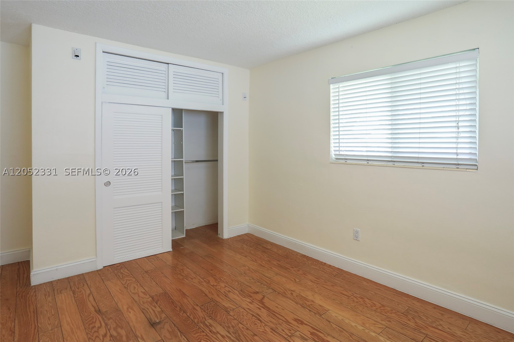 SNAPPER CREEK PARK UNIT N - Residential Lease