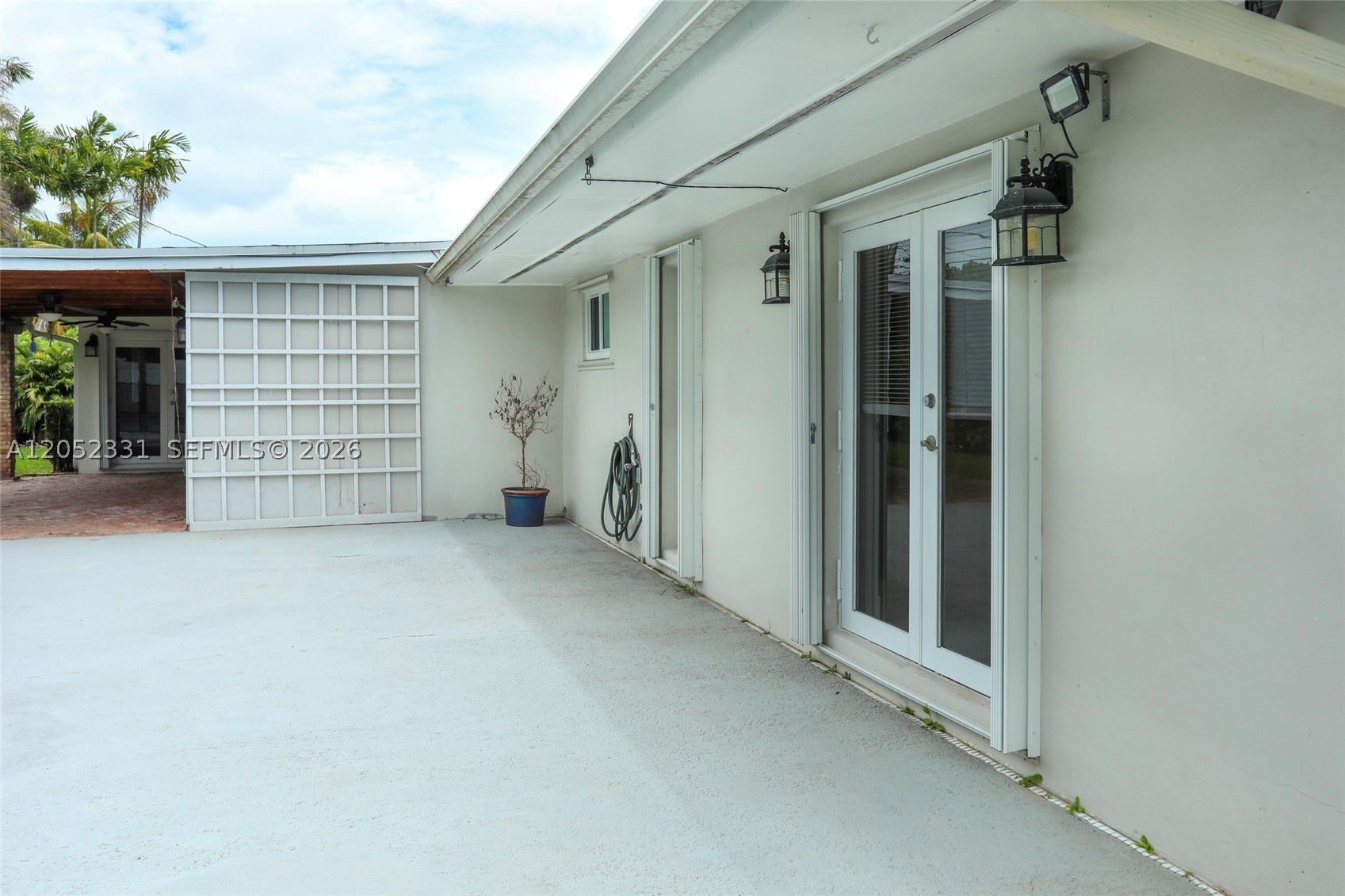 SNAPPER CREEK PARK UNIT N - Residential Lease