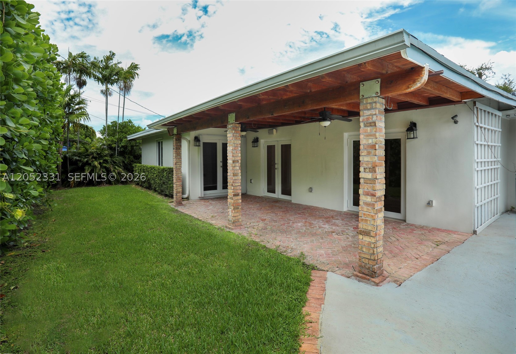 SNAPPER CREEK PARK UNIT N - Residential Lease
