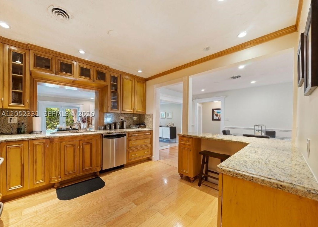 SNAPPER CREEK PARK UNIT N - Residential Lease
