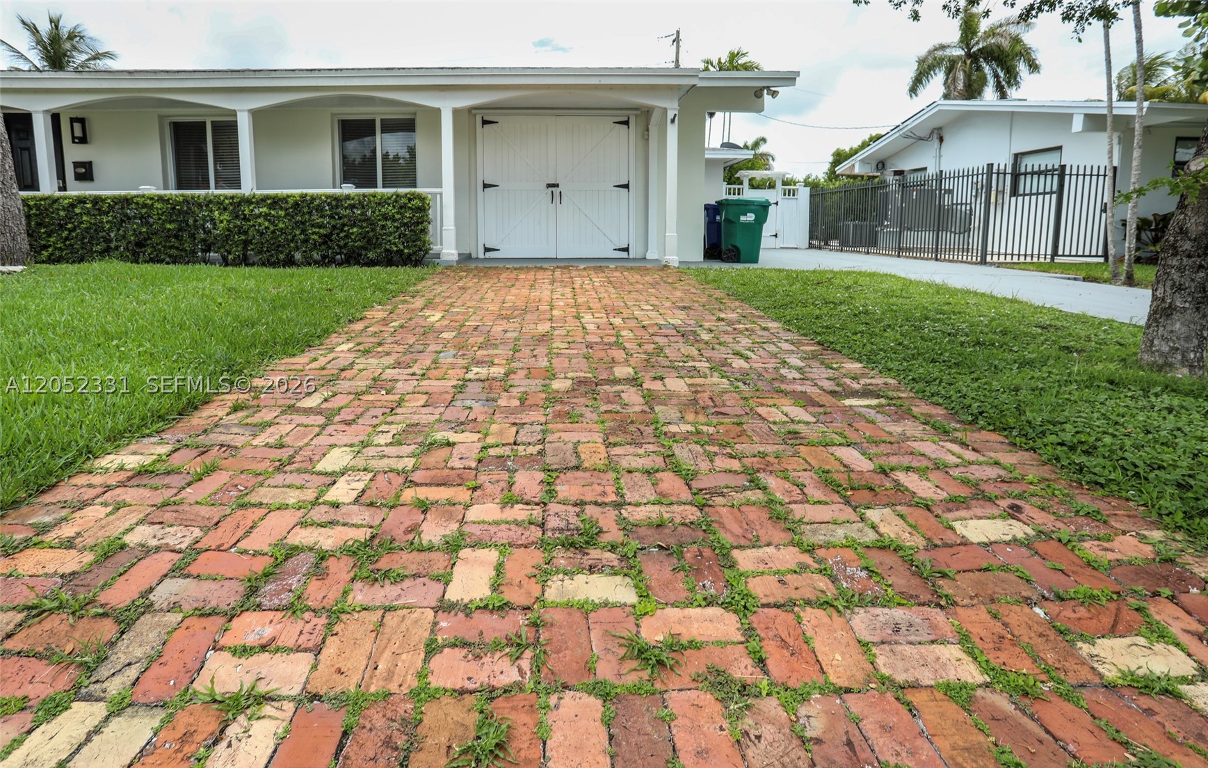 SNAPPER CREEK PARK UNIT N - Residential Lease
