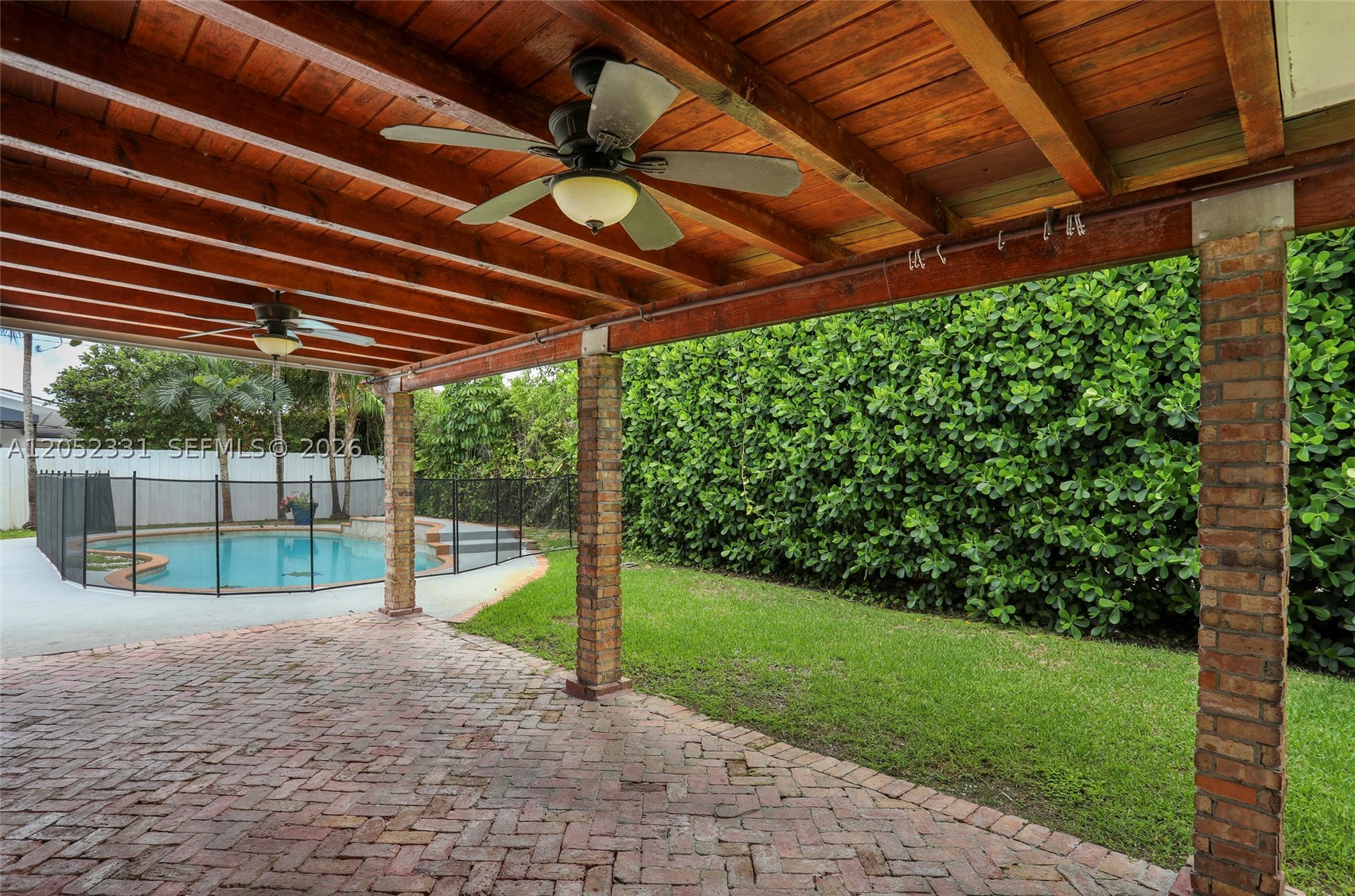 SNAPPER CREEK PARK UNIT N - Residential Lease