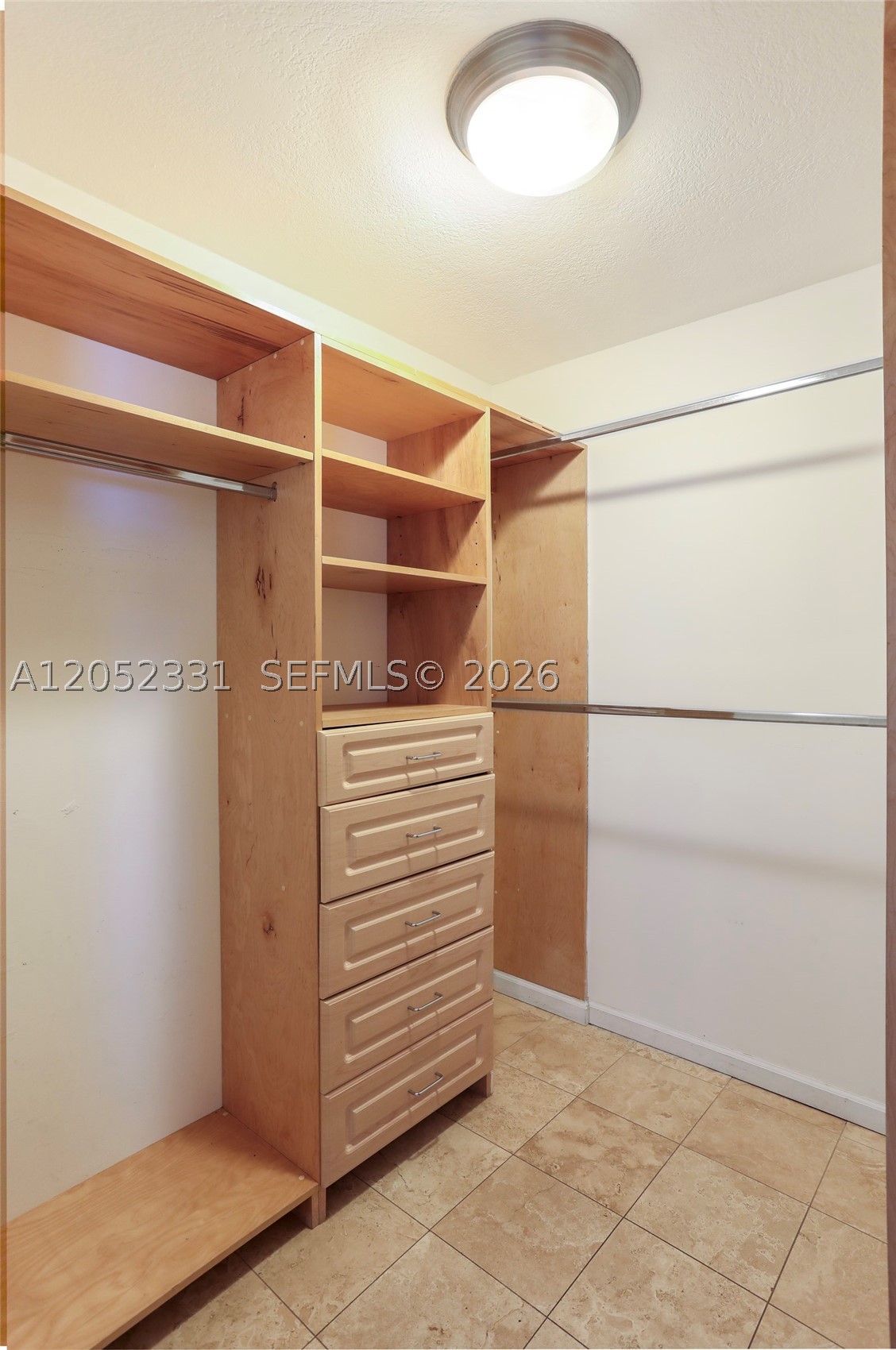 SNAPPER CREEK PARK UNIT N - Residential Lease