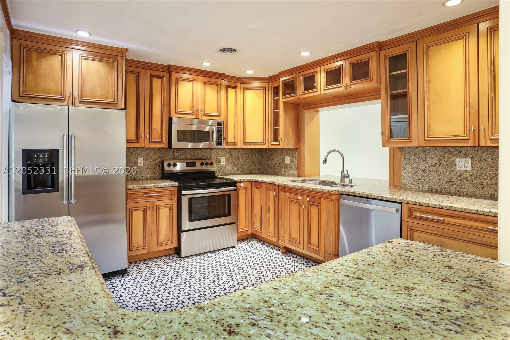 SNAPPER CREEK PARK UNIT N - Residential Lease