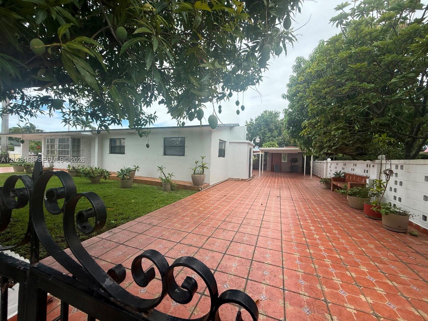 DOUGLAS ESTS - Residential