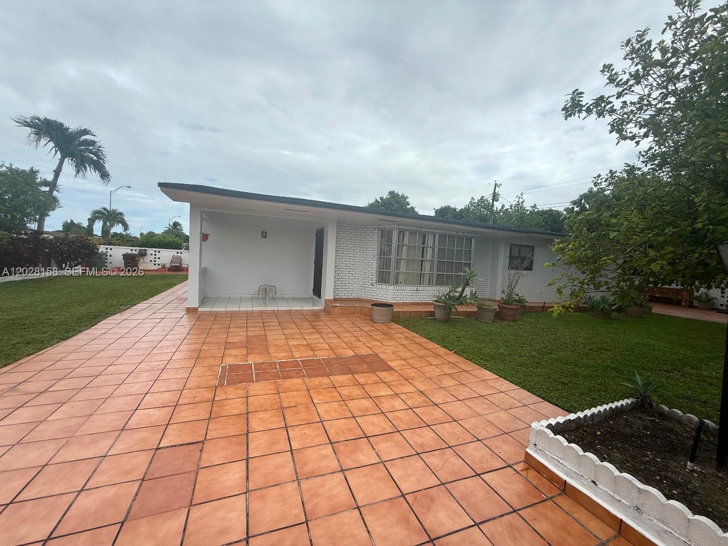 DOUGLAS ESTS - Residential