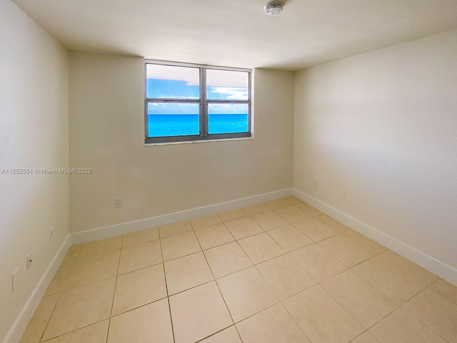 MANATEE CONDO - Residential Lease