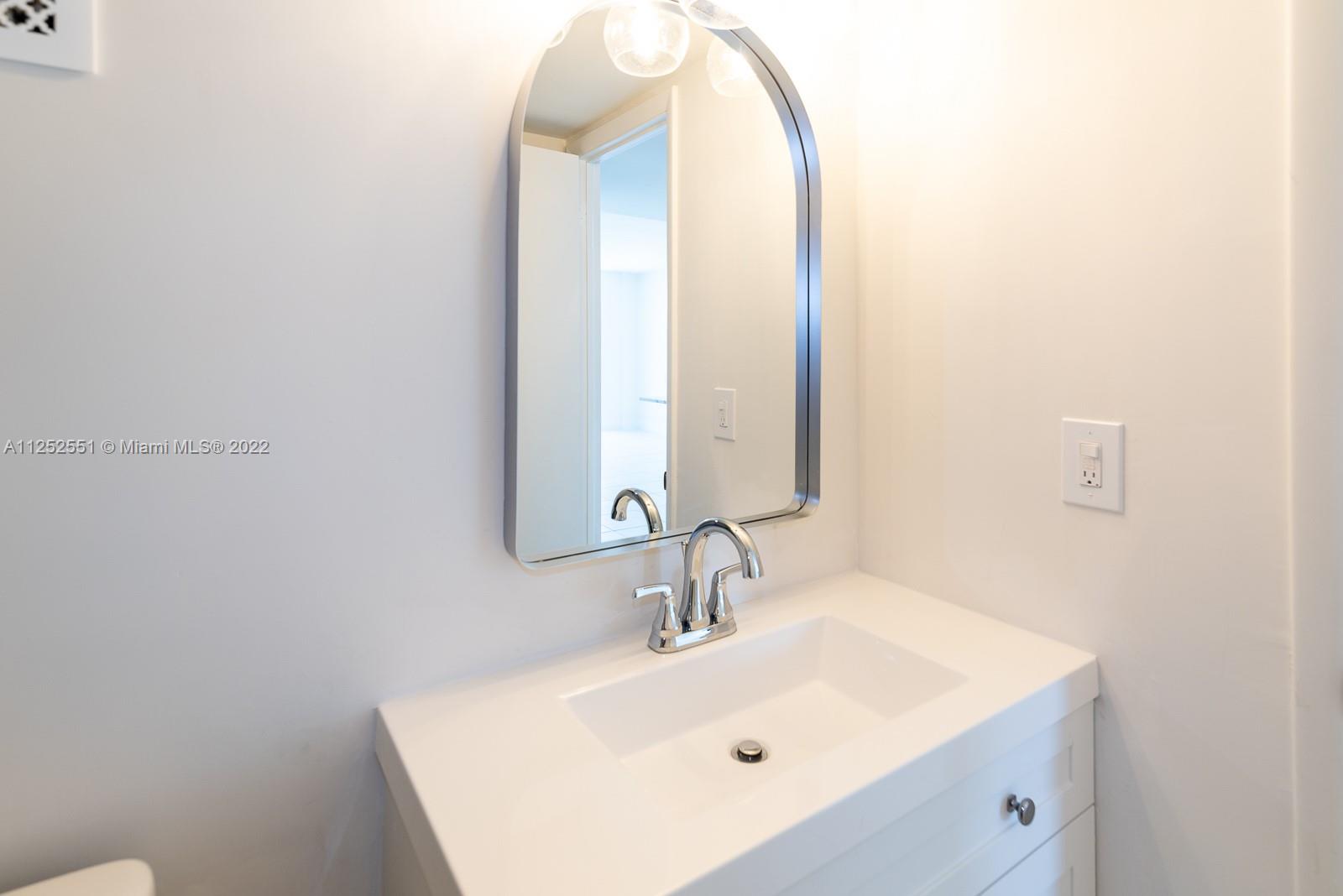 MANATEE CONDO - Residential Lease