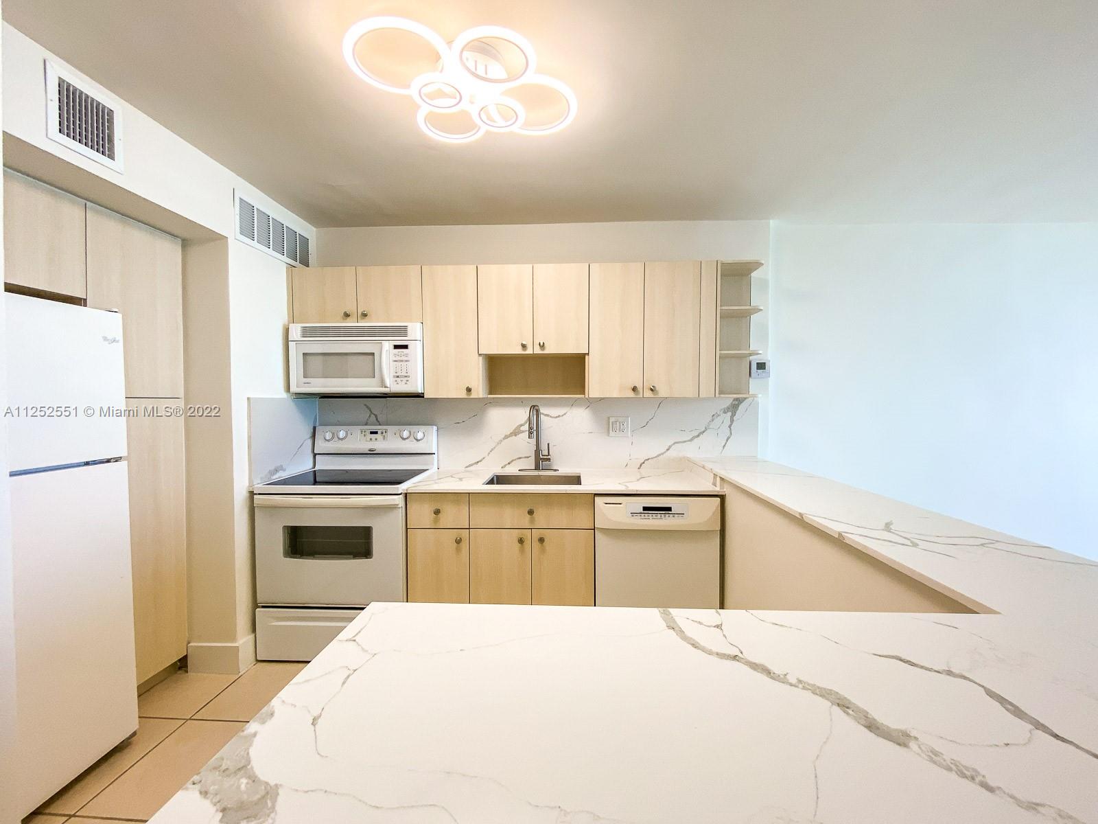 MANATEE CONDO - Residential Lease