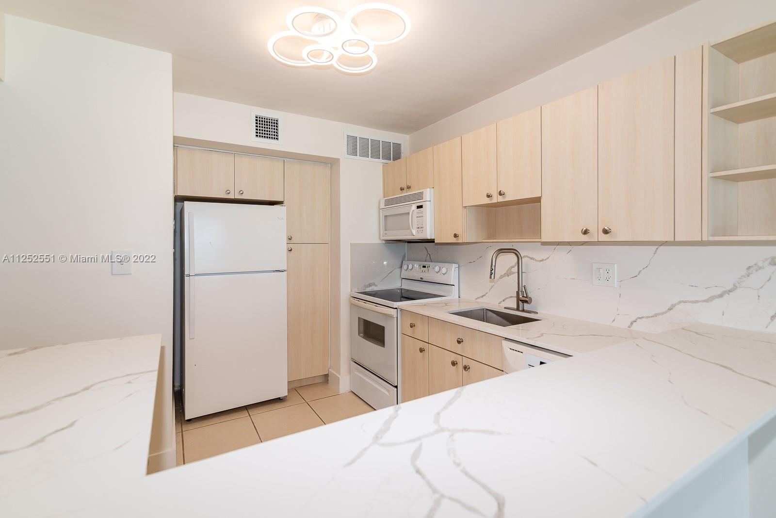 MANATEE CONDO - Residential Lease