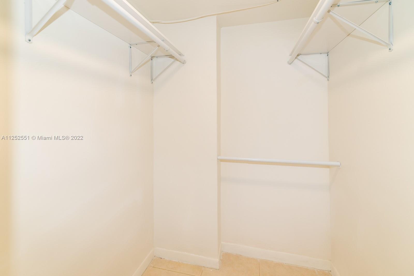 MANATEE CONDO - Residential Lease