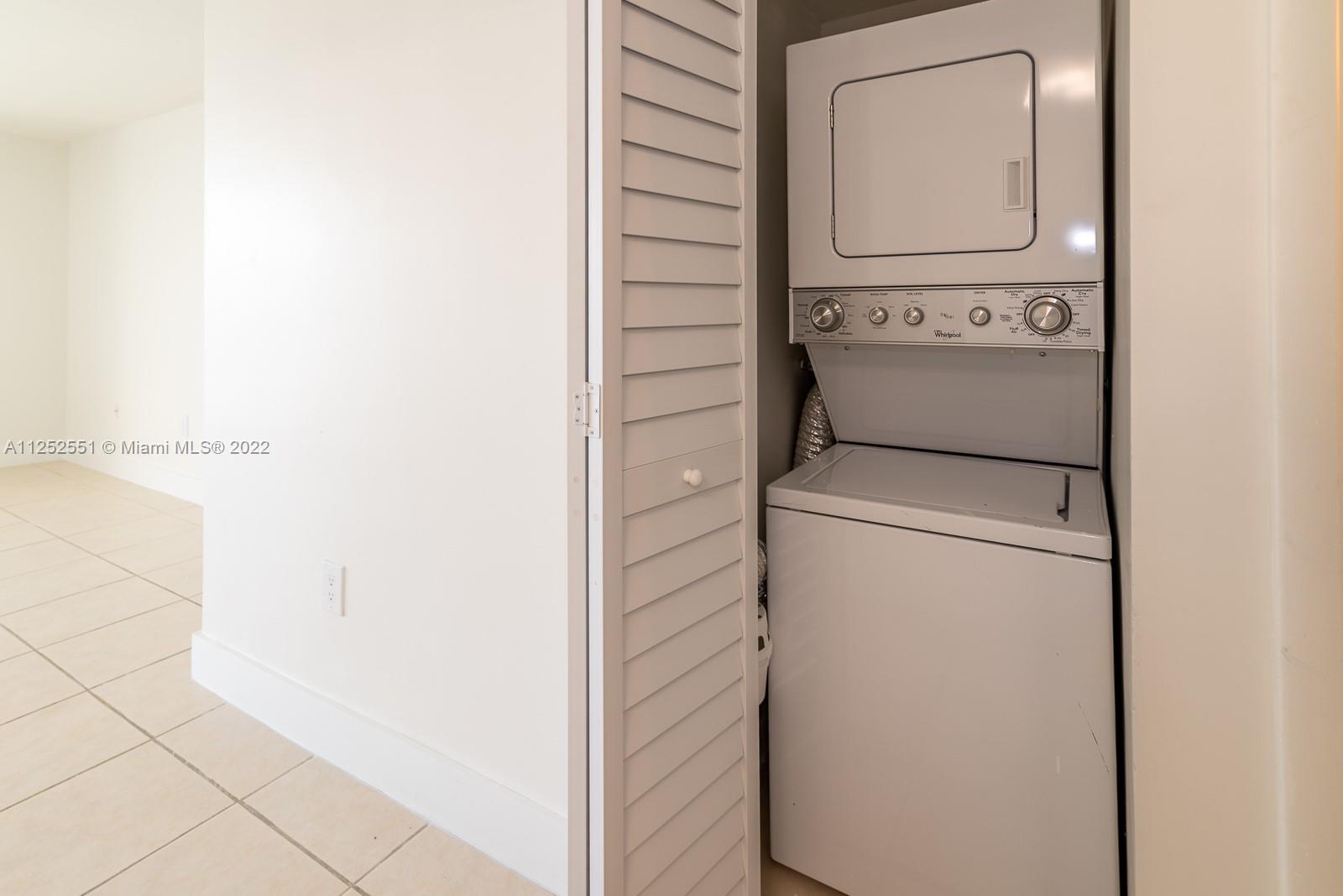 MANATEE CONDO - Residential Lease