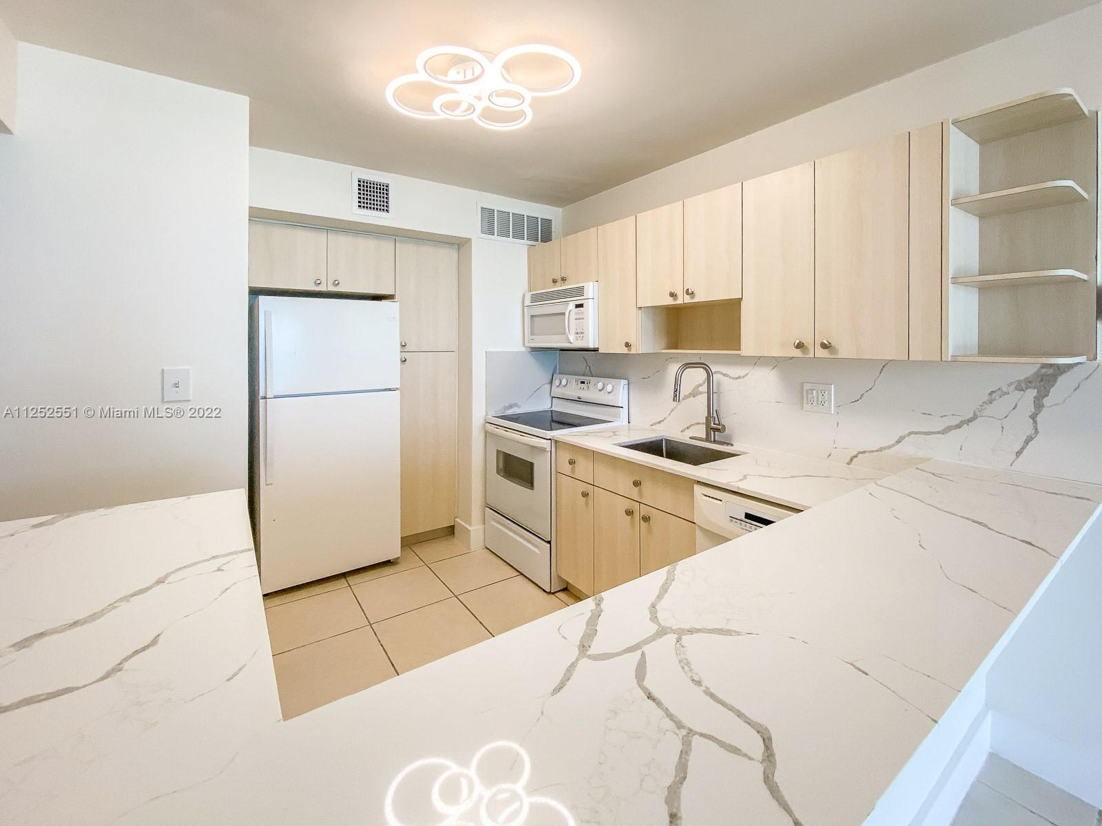 MANATEE CONDO - Residential Lease