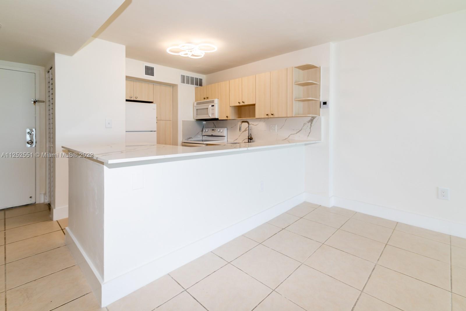 MANATEE CONDO - Residential Lease