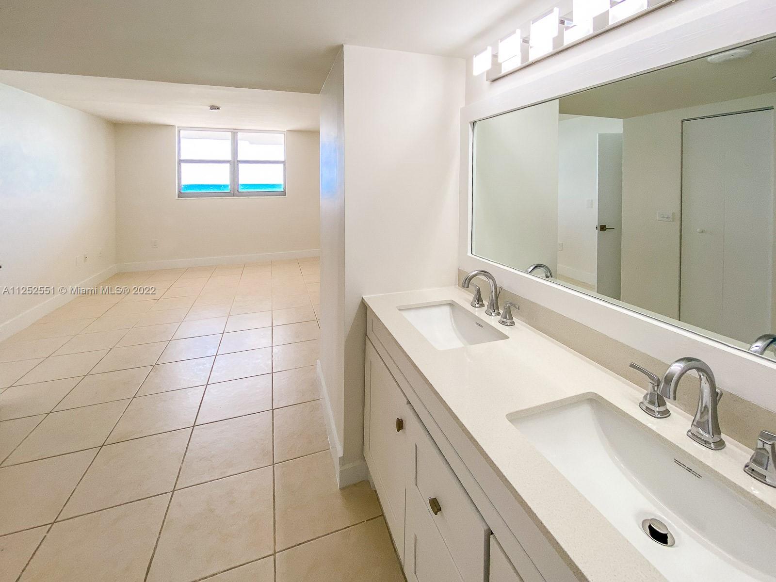 MANATEE CONDO - Residential Lease