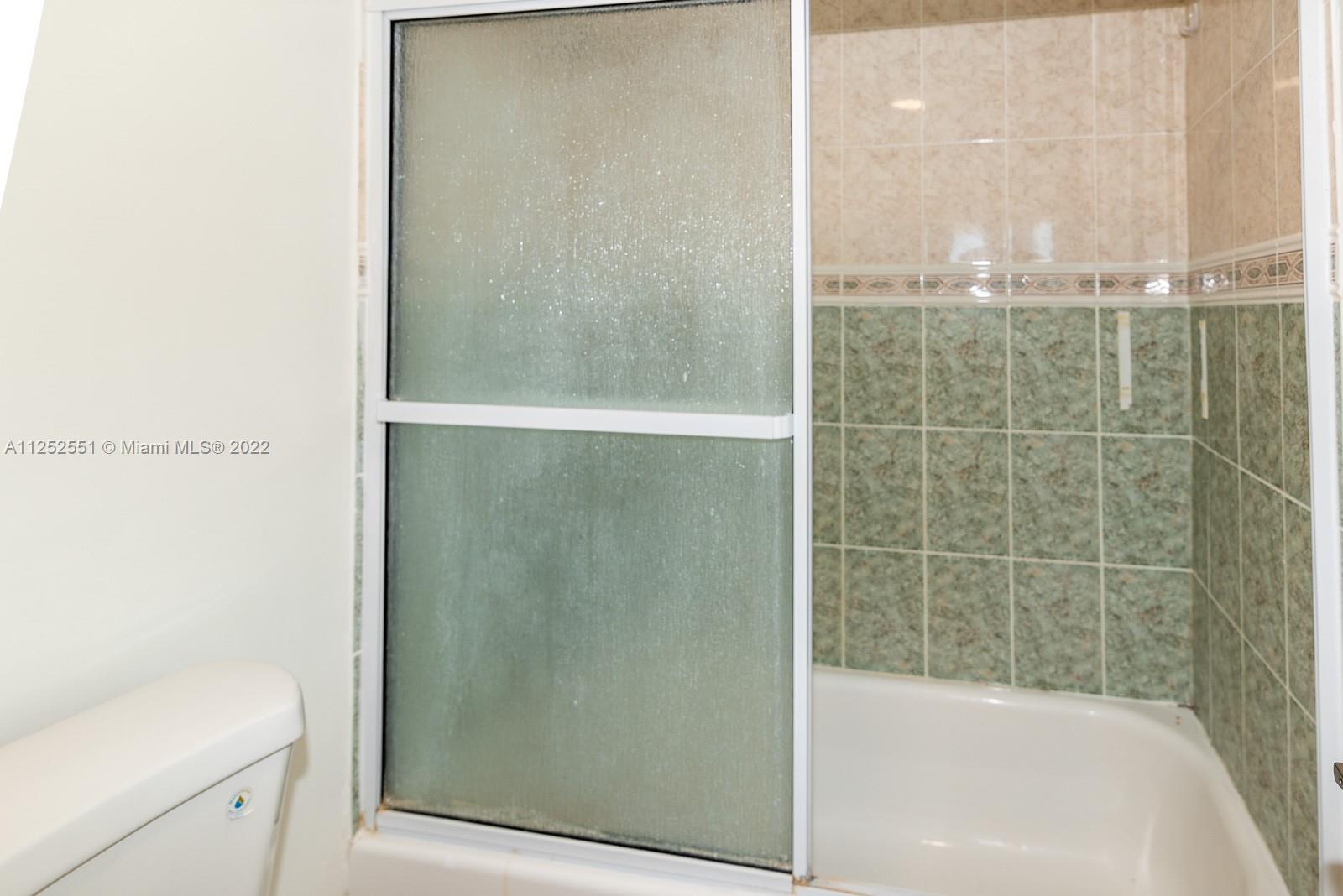 MANATEE CONDO - Residential Lease