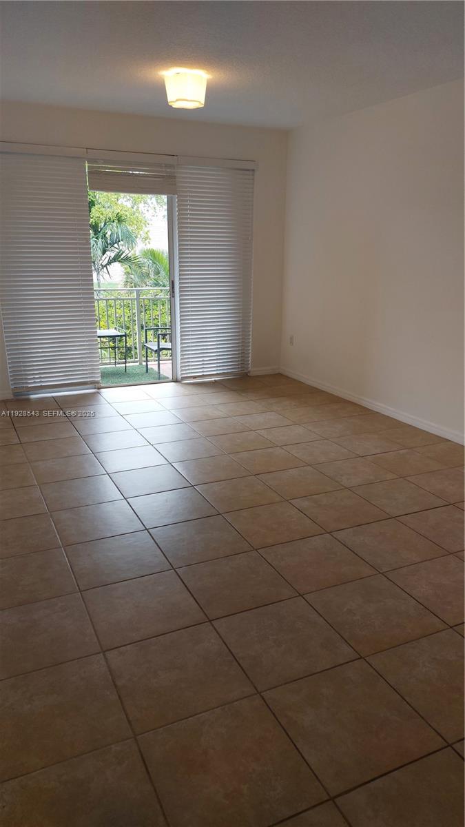 THE COURTS AT DORAL ISLES - Residential Lease