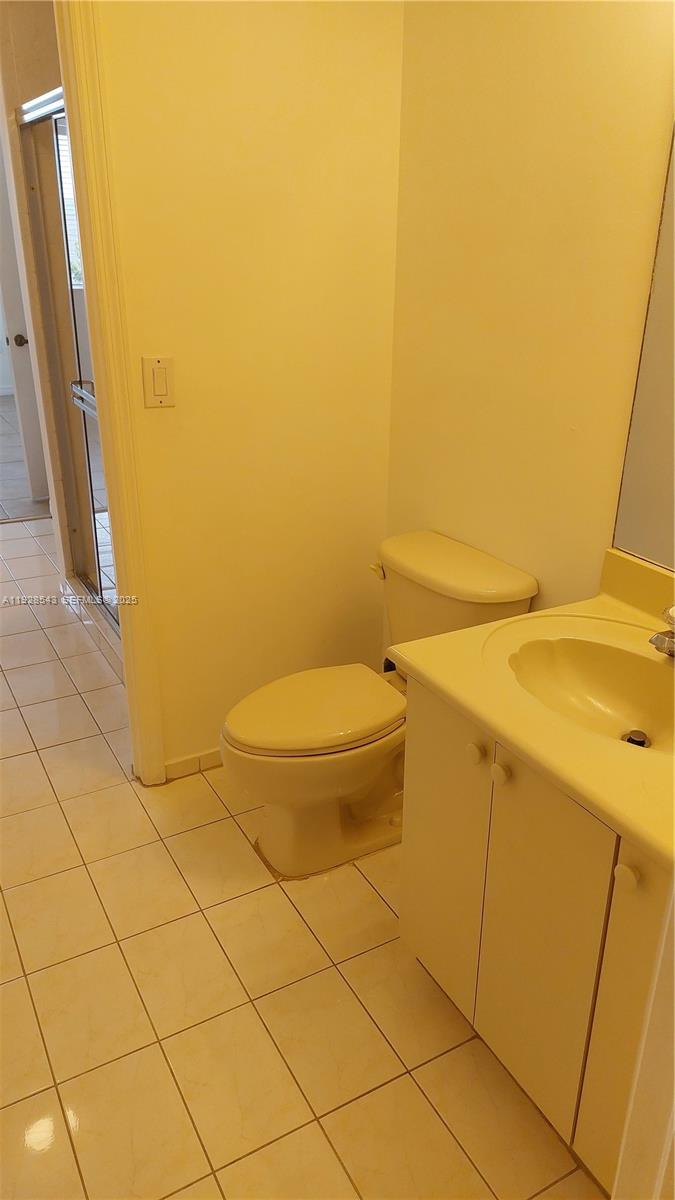 THE COURTS AT DORAL ISLES - Residential Lease
