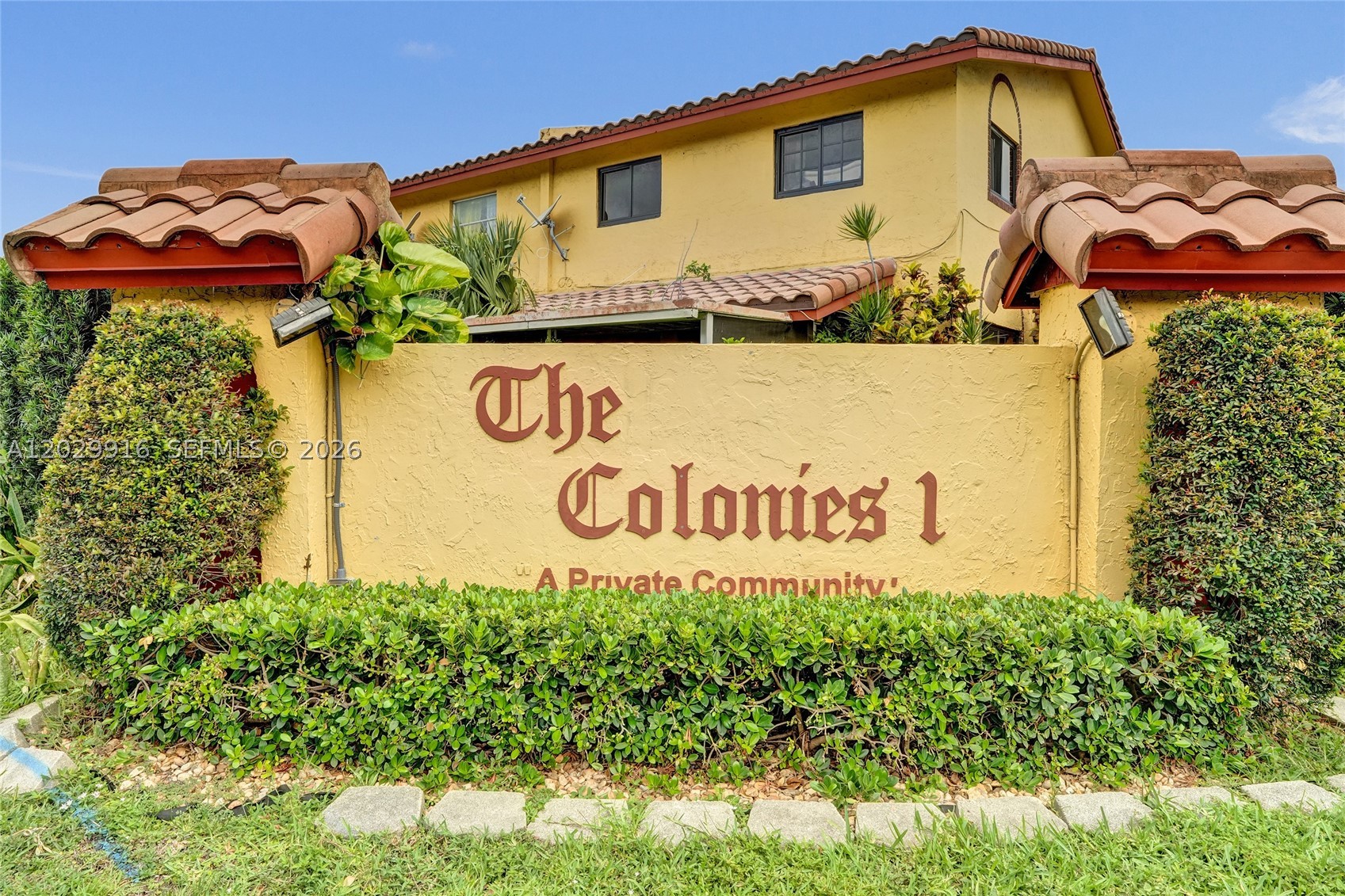 COLONIES CONDO - Residential