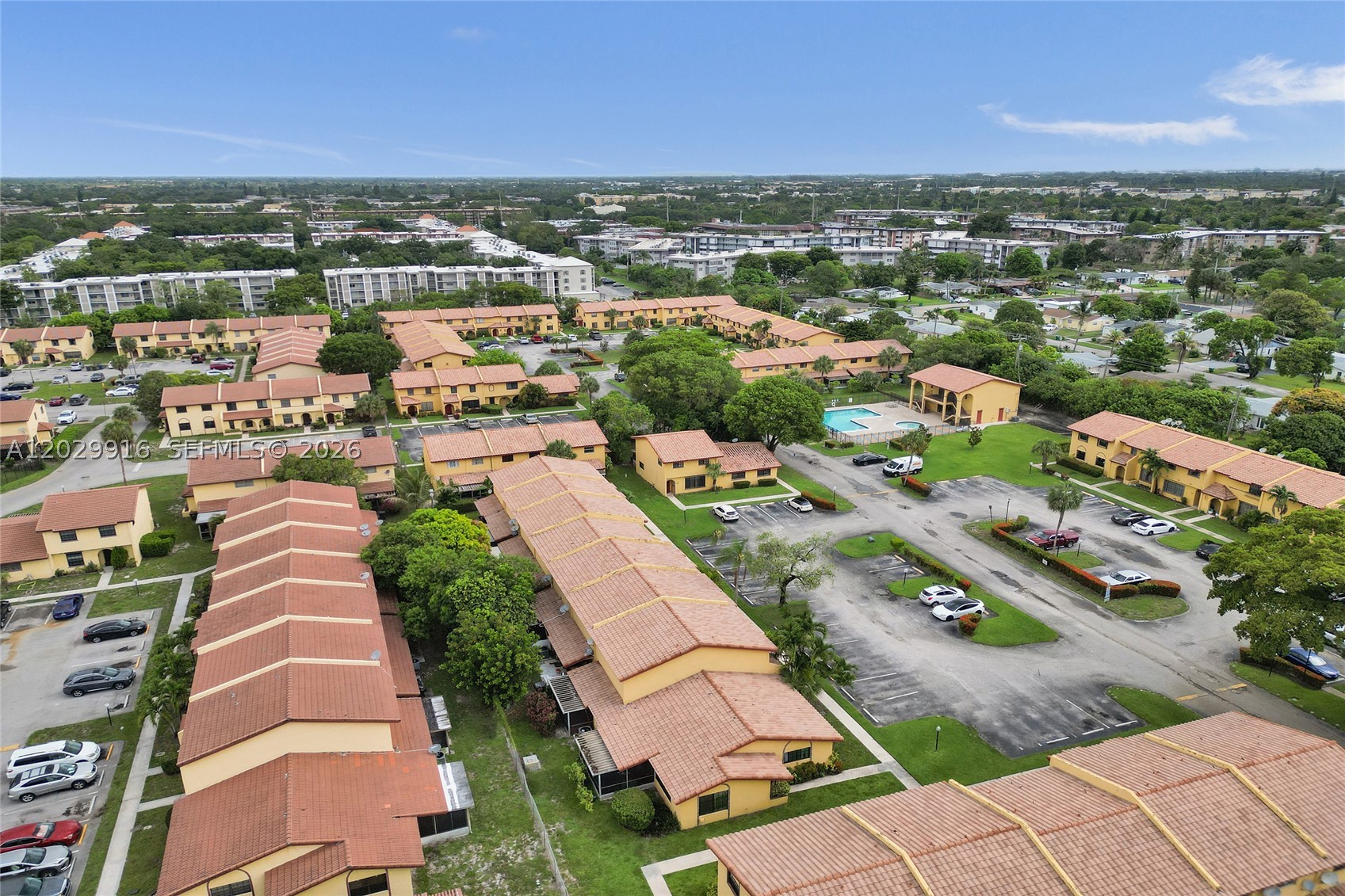 COLONIES CONDO - Residential