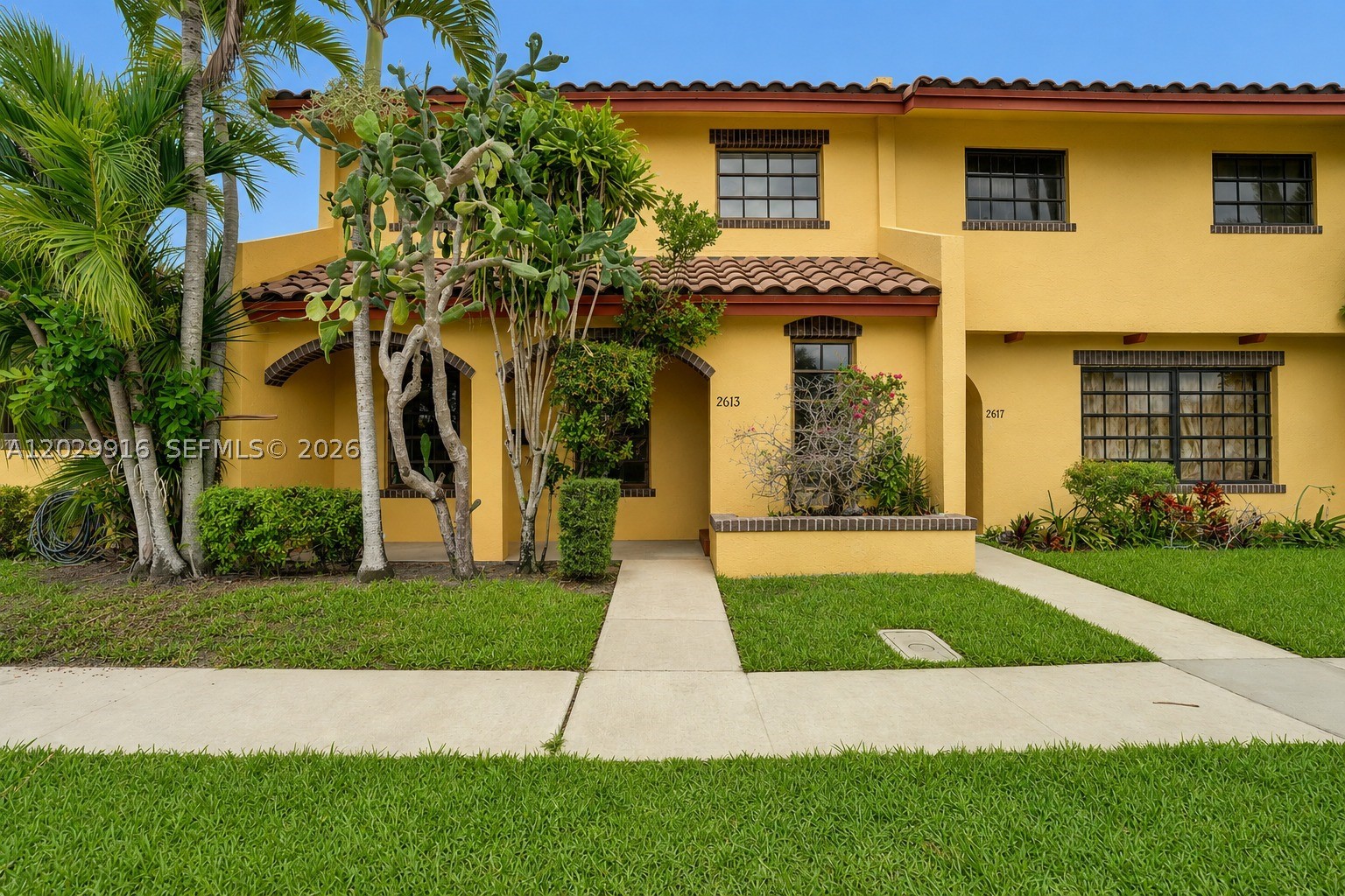 COLONIES CONDO - Residential