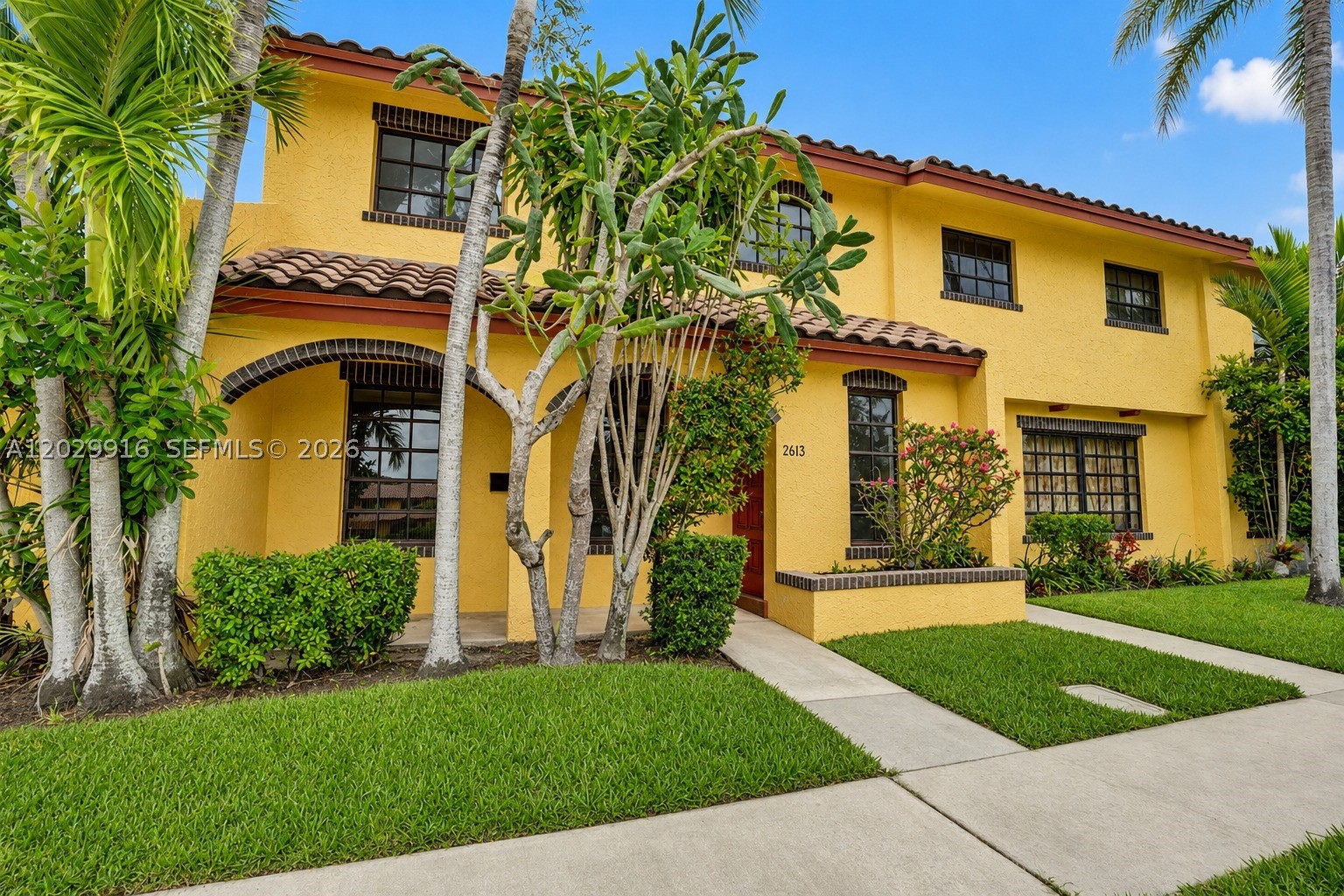 COLONIES CONDO - Residential