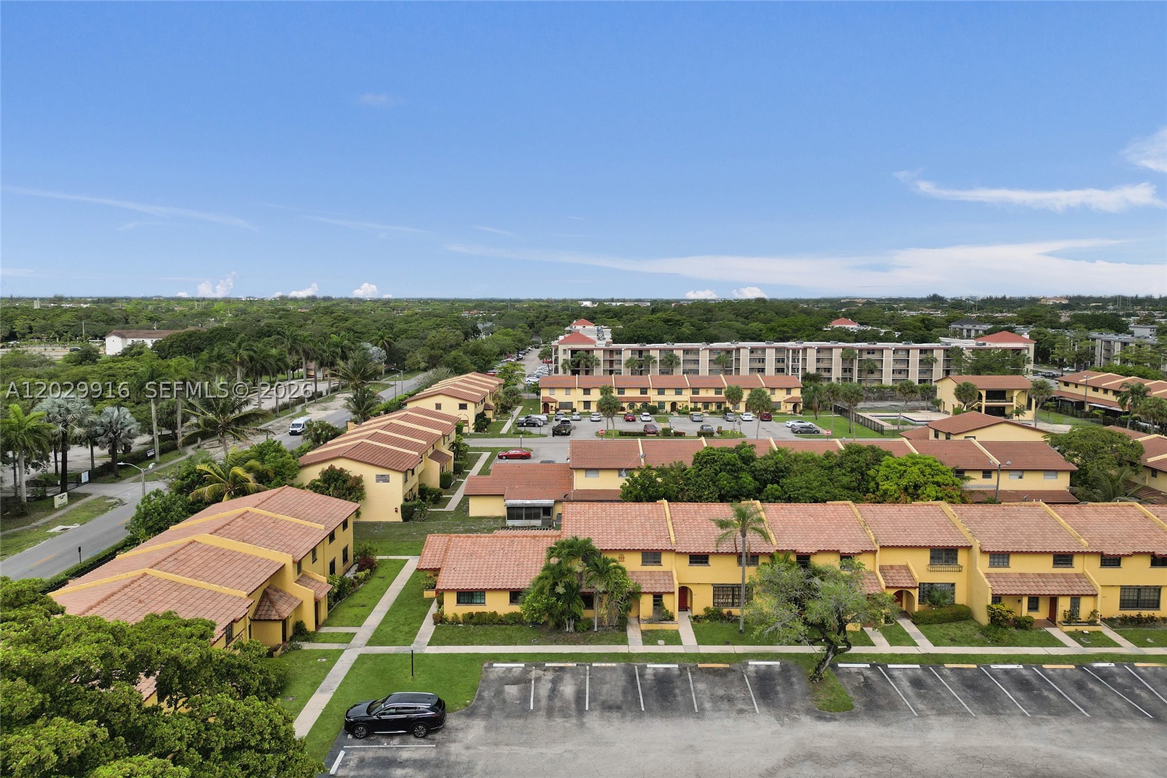 COLONIES CONDO - Residential