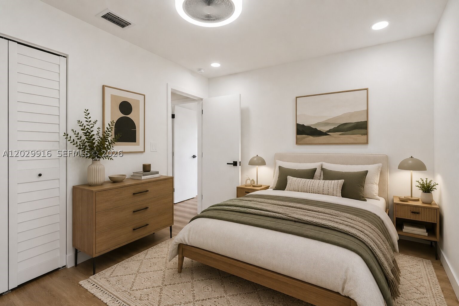 COLONIES CONDO - Residential