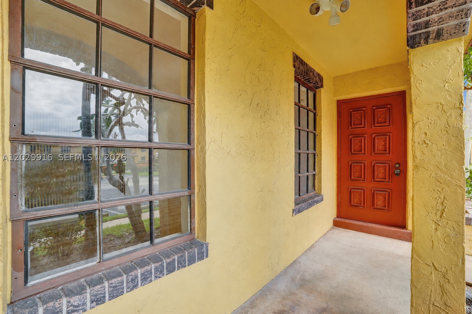 COLONIES CONDO - Residential