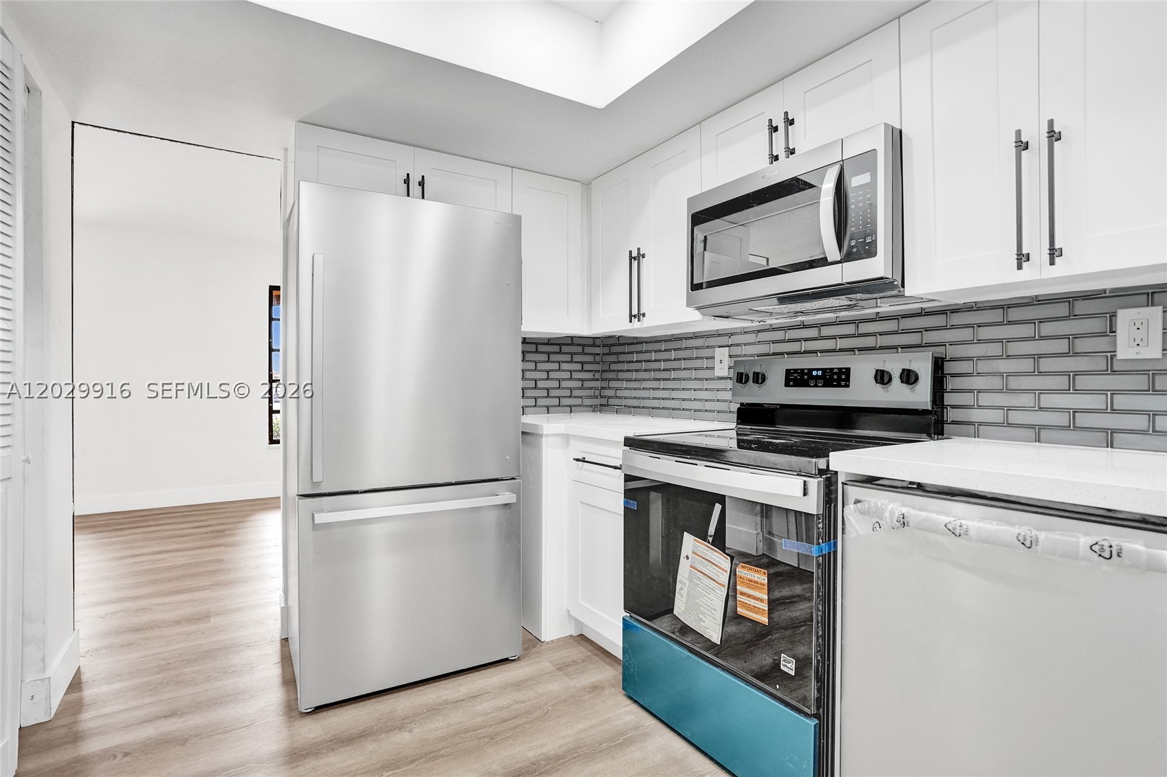 COLONIES CONDO - Residential